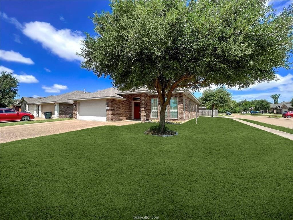 Emerald Dove Ave, College Station, TX 77845
