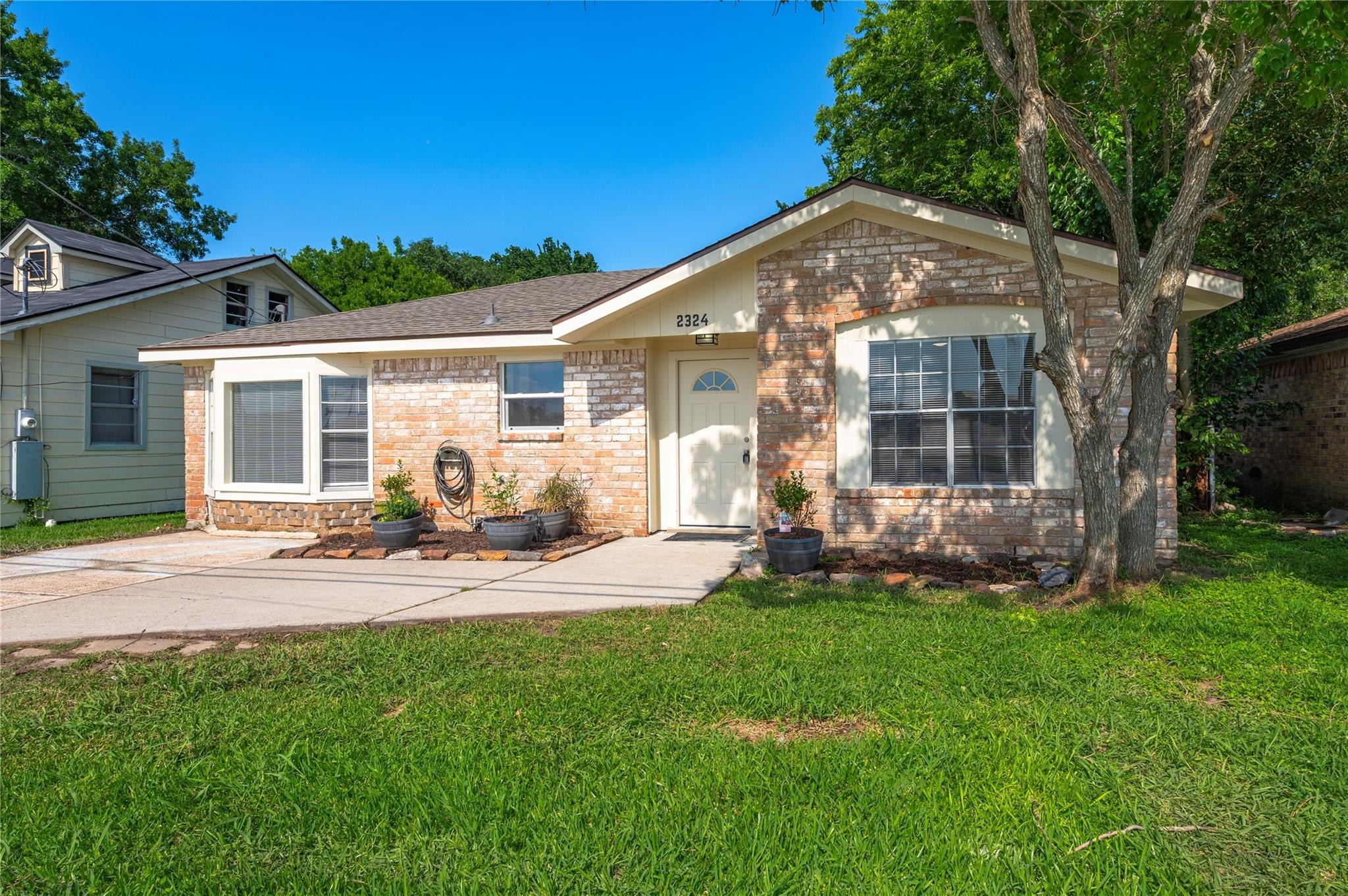 Logan St, Texas City, TX 77590