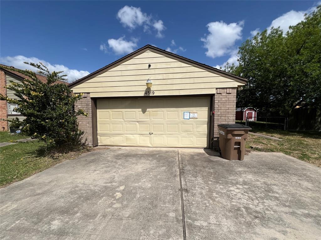 24th St, Dickinson, TX 77539