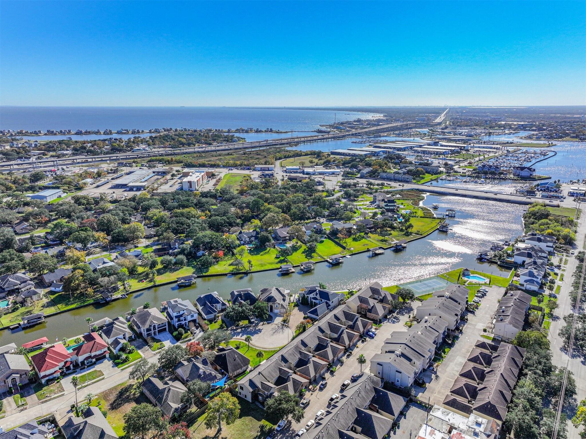 Glencove Dr, Seabrook, TX 77586