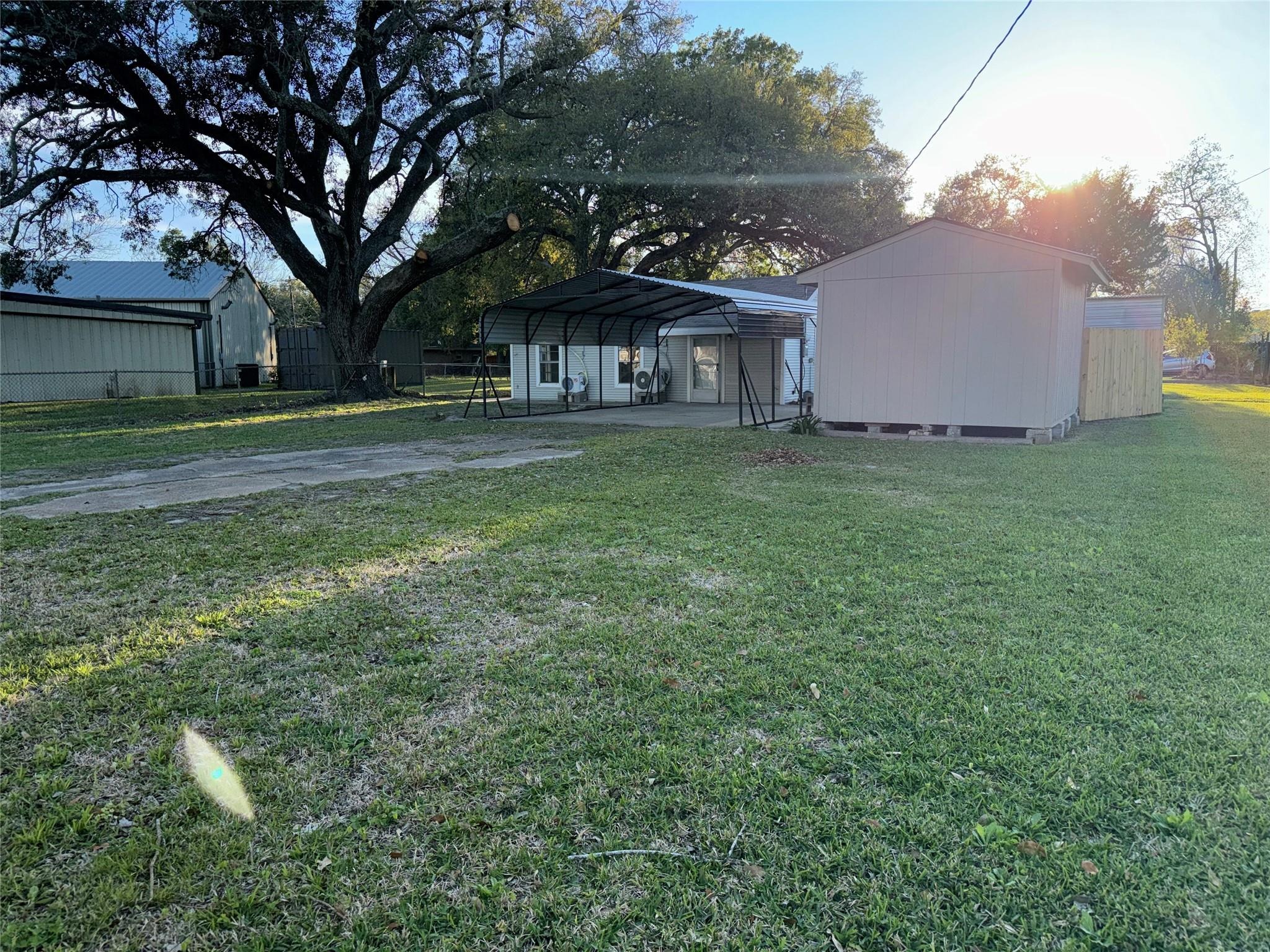 7th St, Alvin, TX 77511