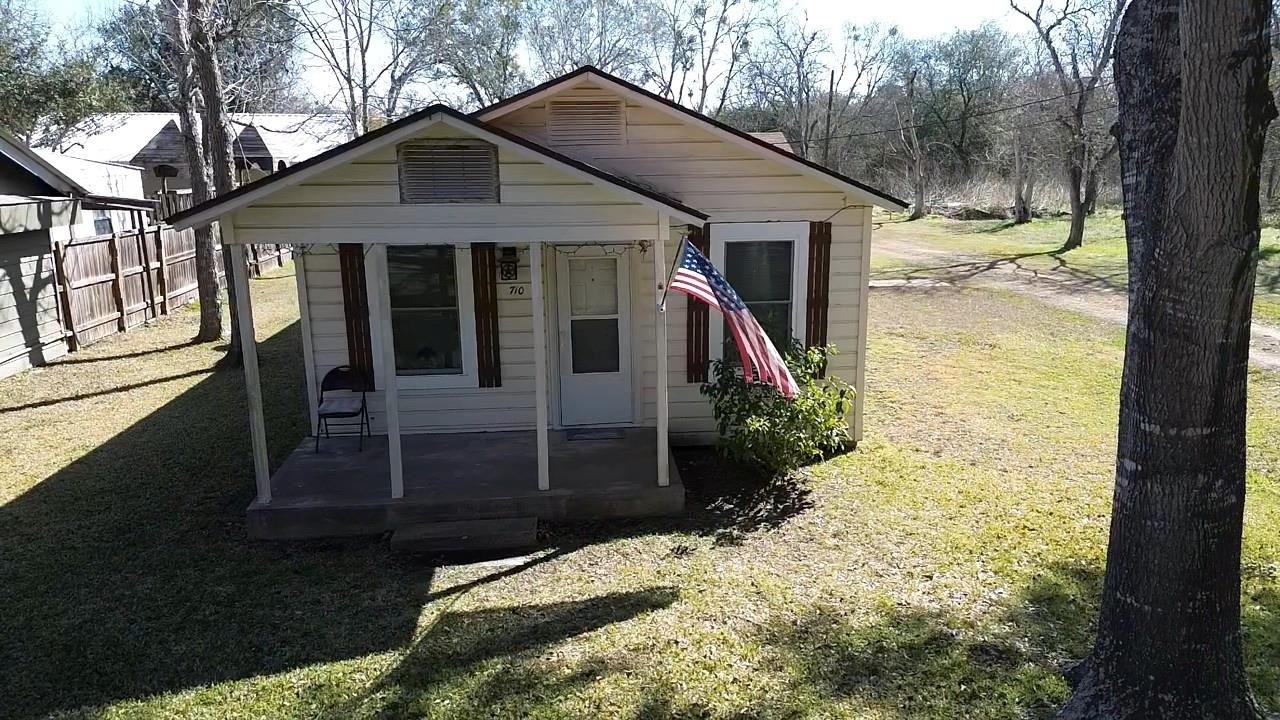 Milam Ave, Eagle Lake, TX 77434