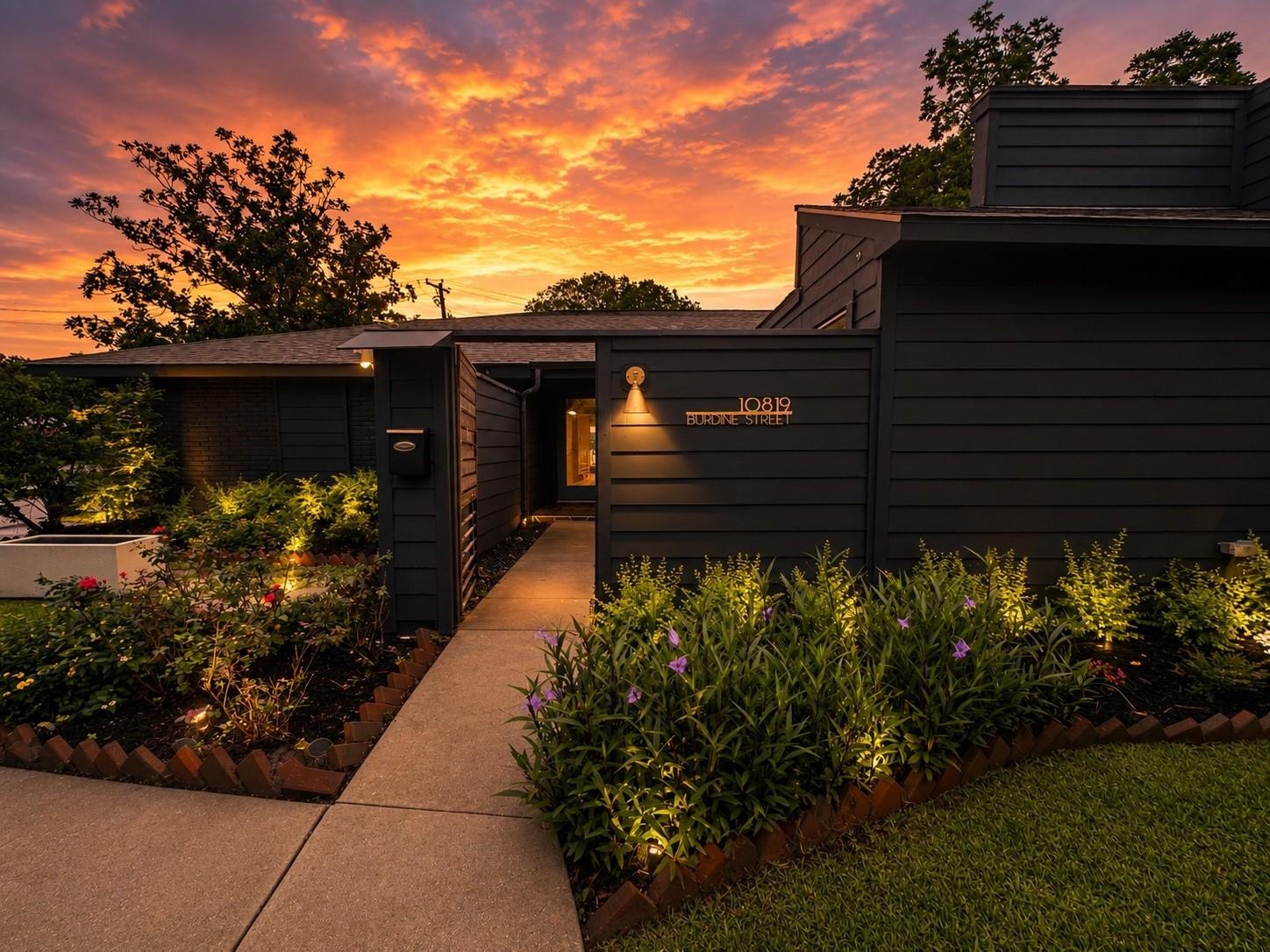 Burdine St, Houston, TX 77096