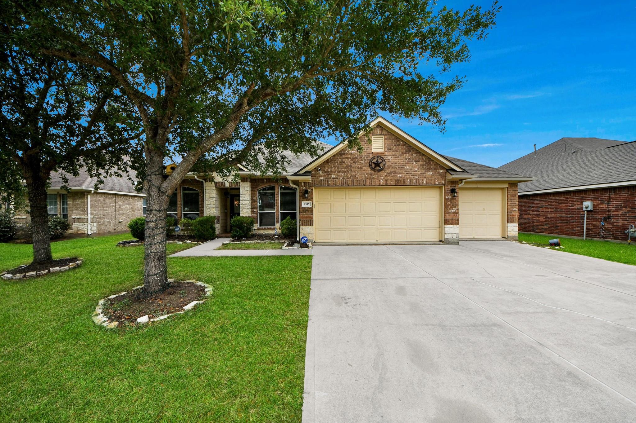Russeff Field Ln, Rosenberg, TX 77469