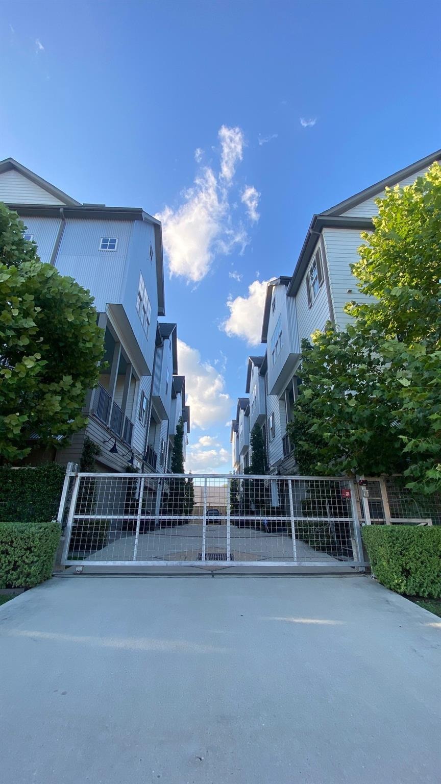 Lou Ellen Ln, Houston, TX 77018