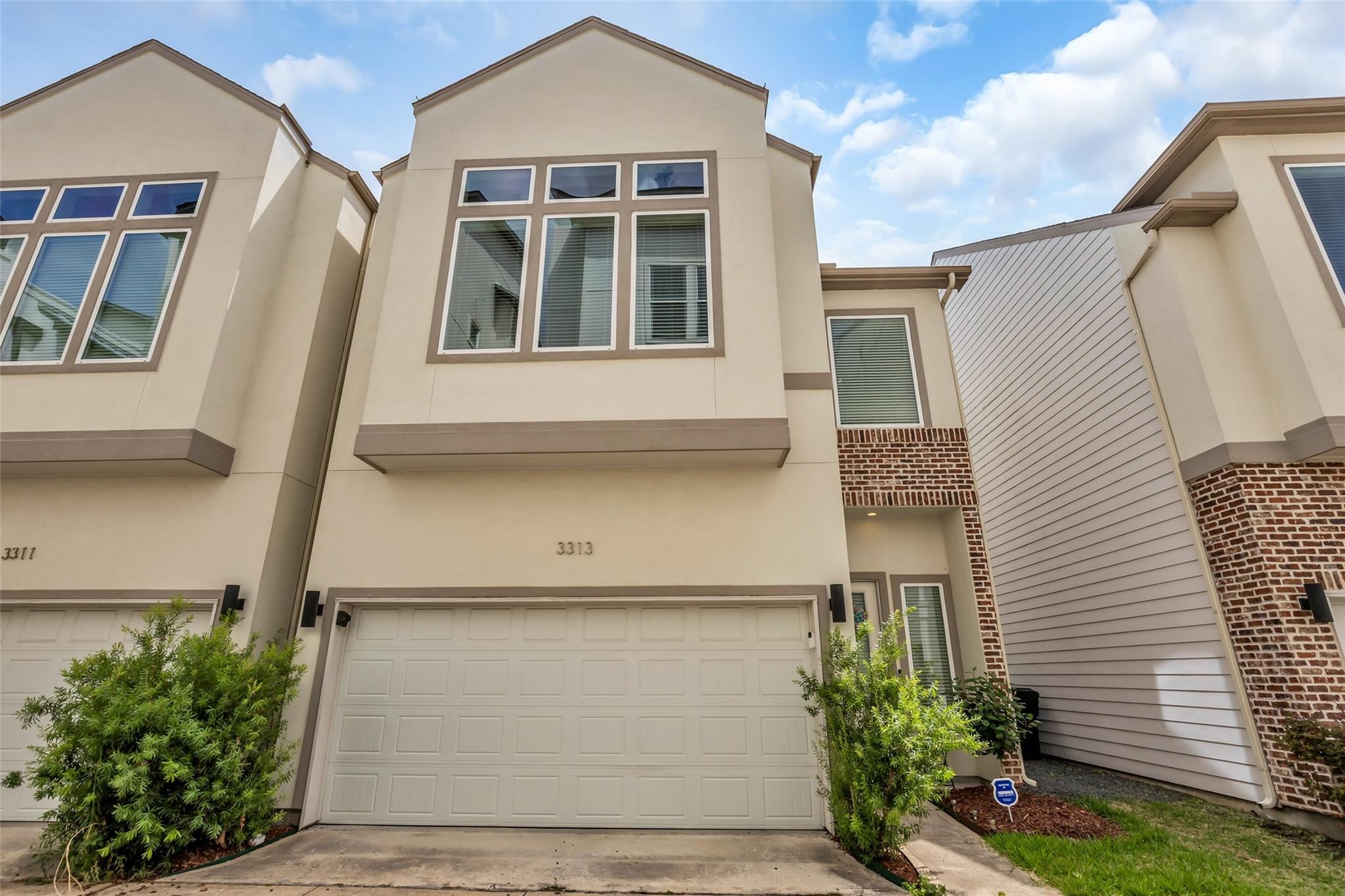 Hutchins St, Houston, TX 77004
