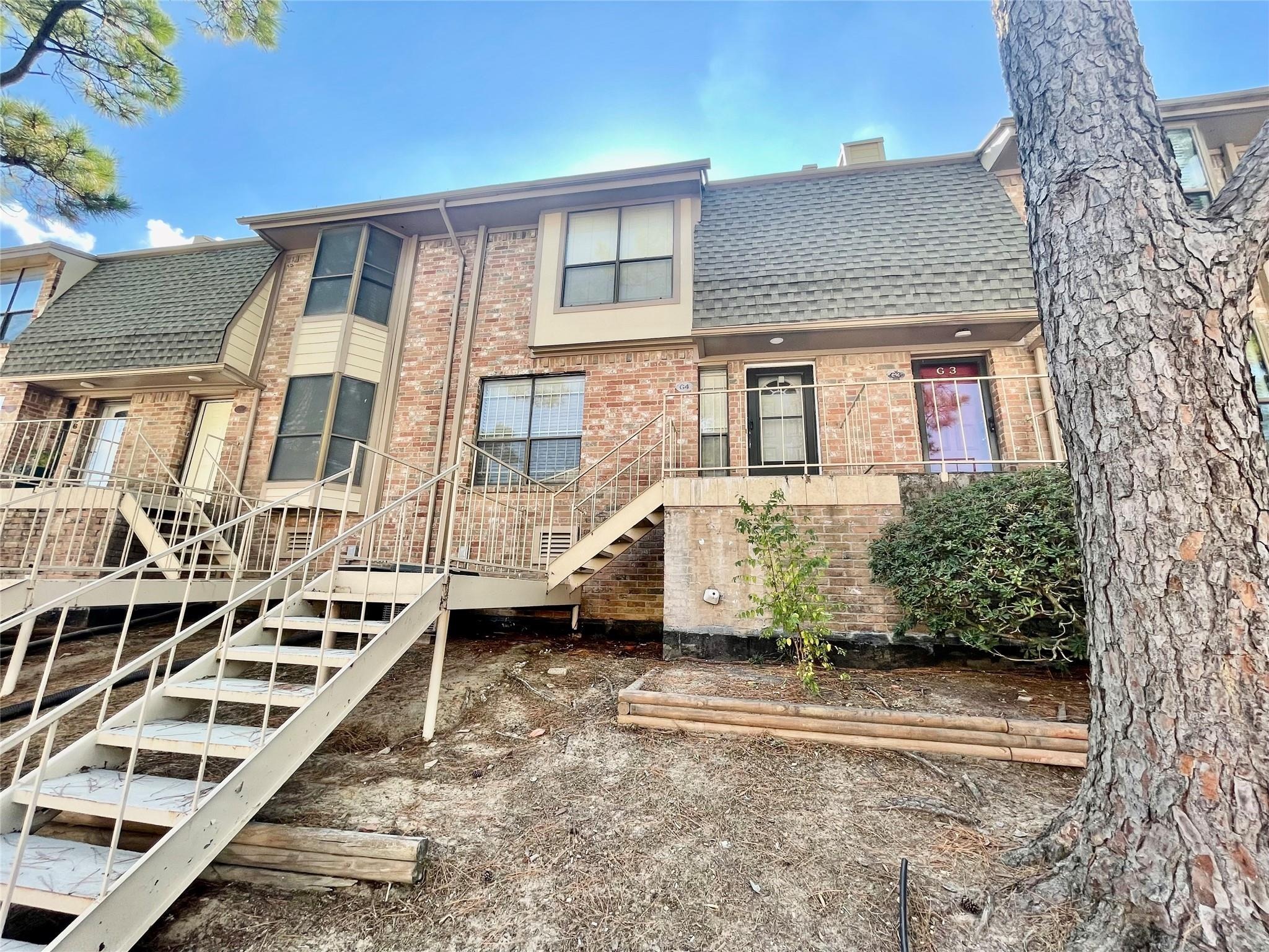 Place Rebecca Ln, Houston, TX 77090