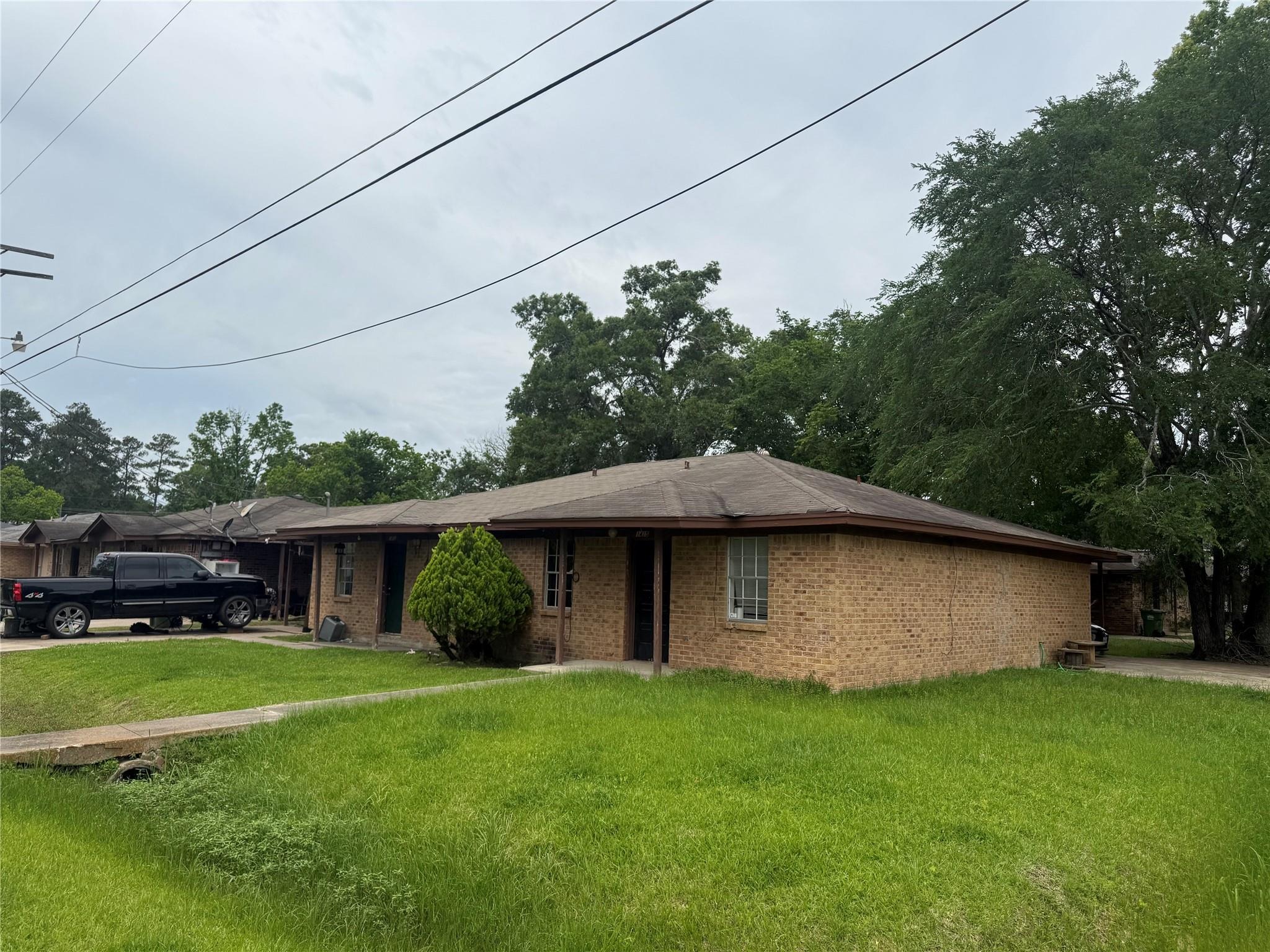 & 1415 , Cleveland, TX 77327