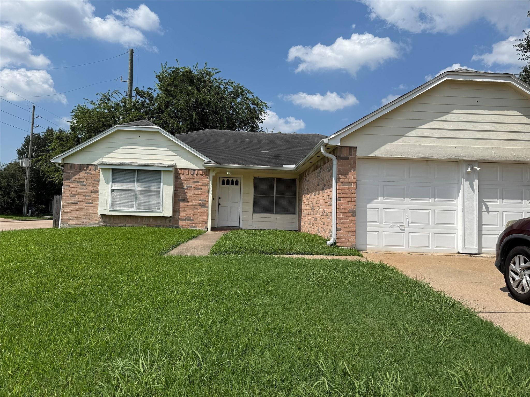 Barrington Place Dr, Sugar Land, TX 77478