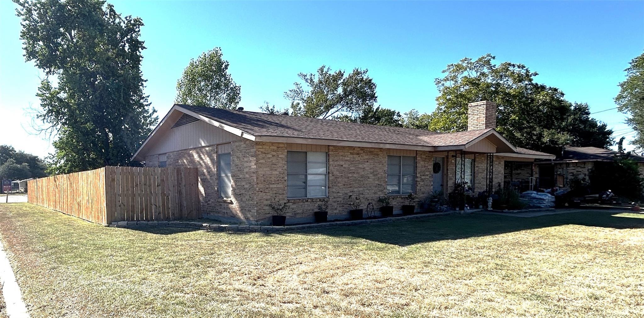 Harris St, Giddings, TX 78942 #1