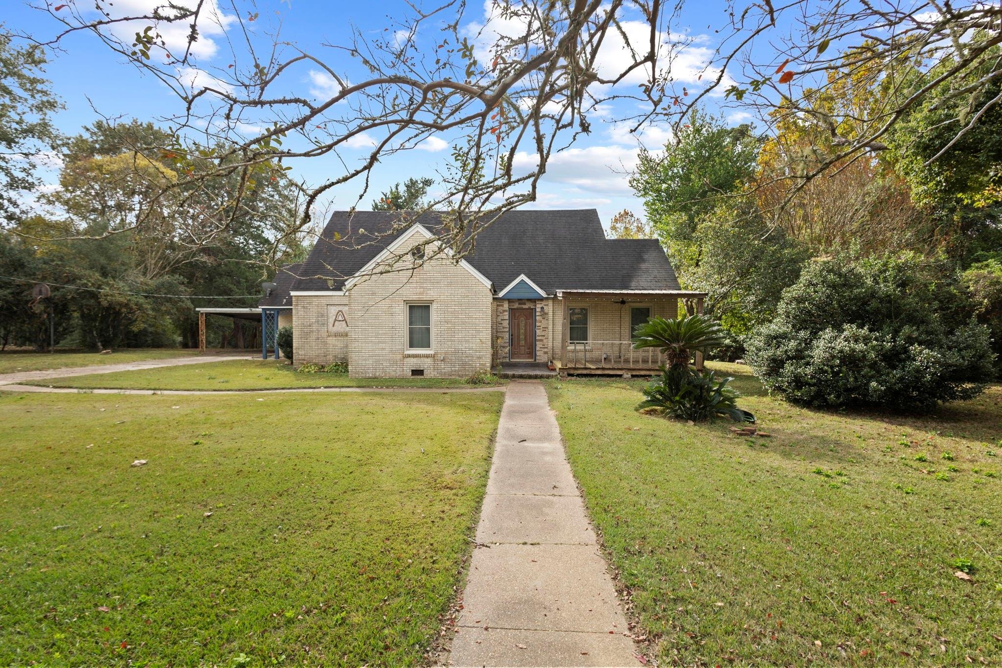 Pine St, Woodville, TX 75979