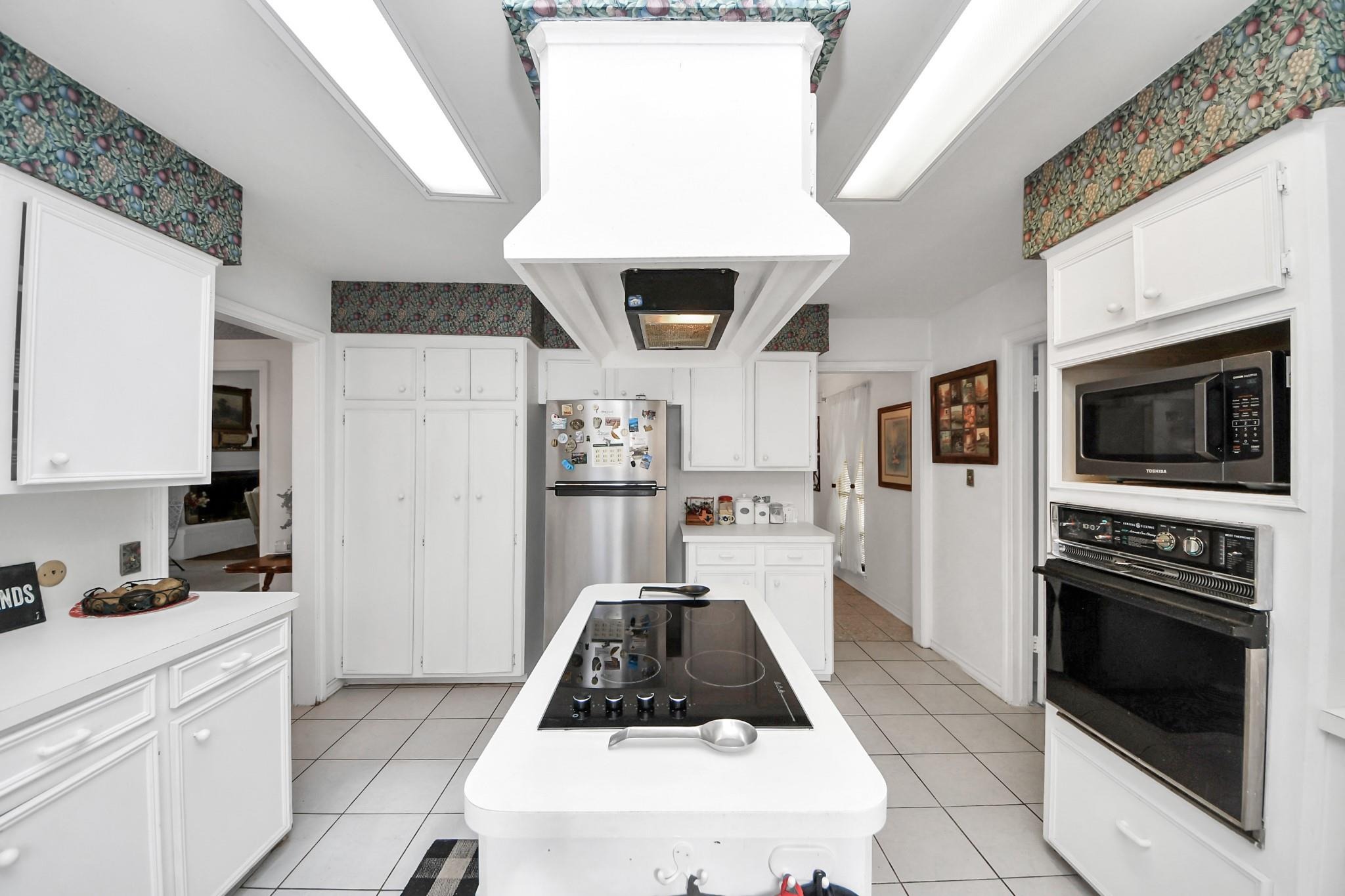 Winged Foot Dr, Conroe, TX 77304