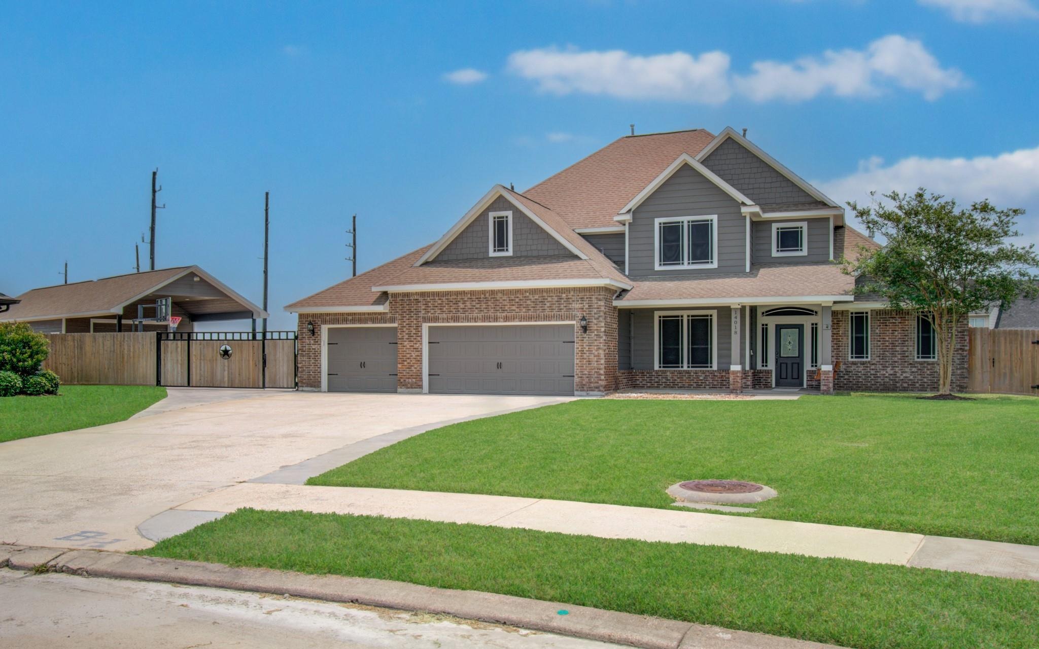 Hawthorne Cir, Baytown, TX 77523