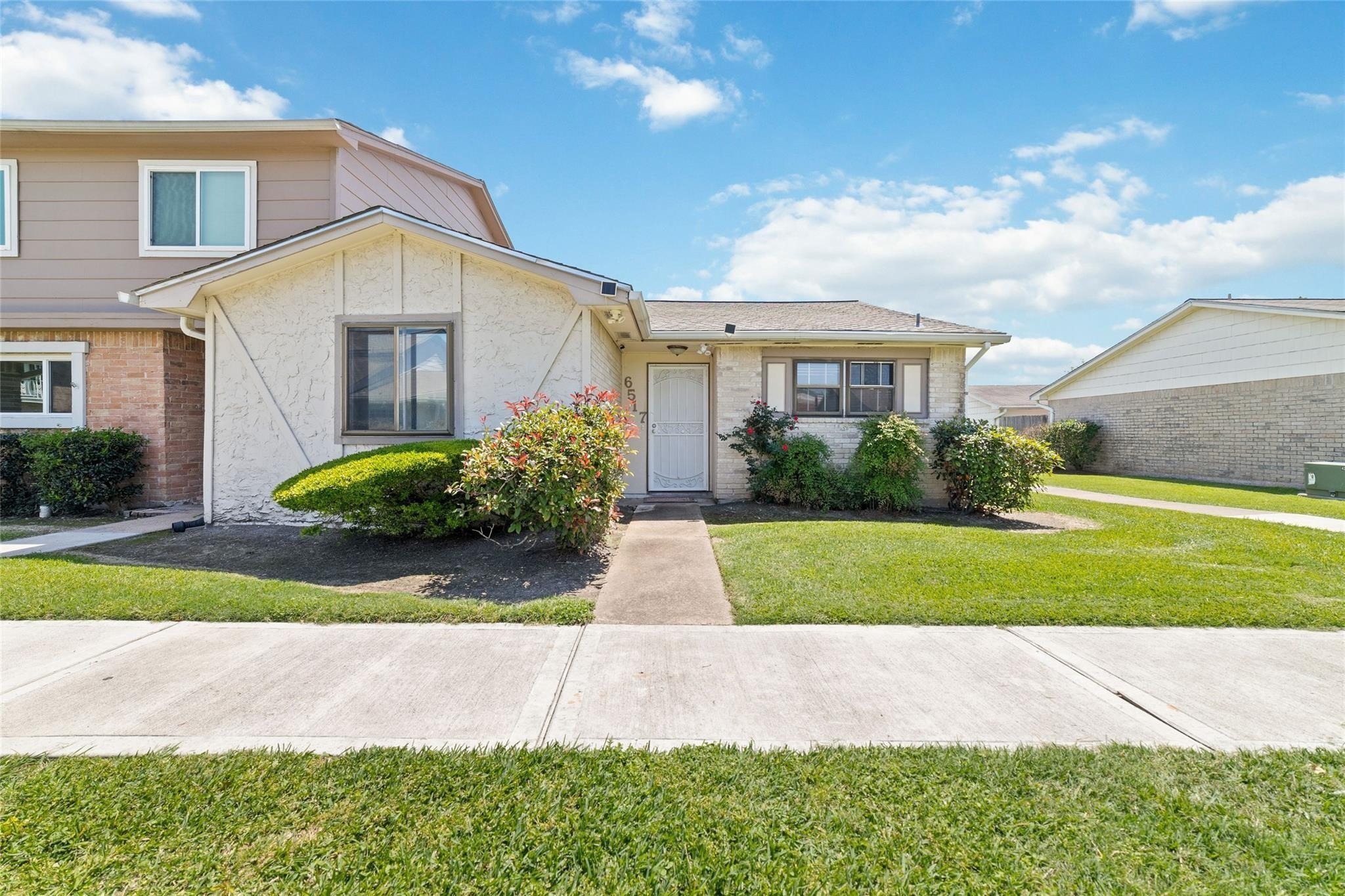Briar Bayou Dr, Houston, TX 77072
