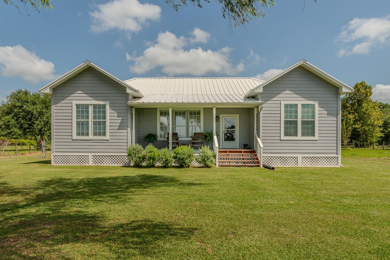 Buccaneer Dr, Winnie, TX 77665