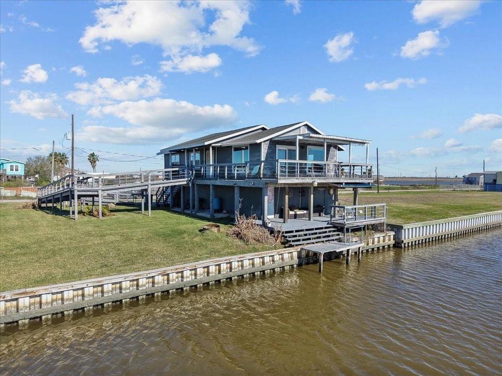 Holiday St, Hitchcock, TX 77563