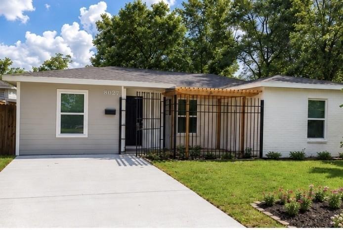 Herschelwood St, Houston, TX 77033 #1