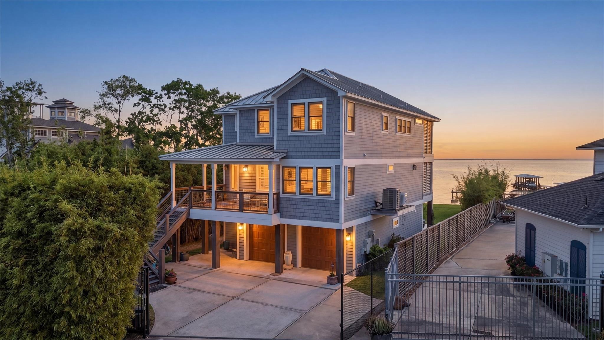 Bayshore Dr, Bacliff, TX 77518
