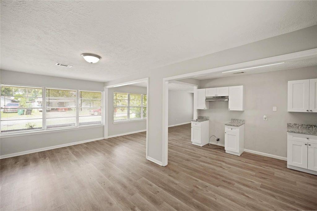 Glenhurst Dr, Houston, TX 77033 #1