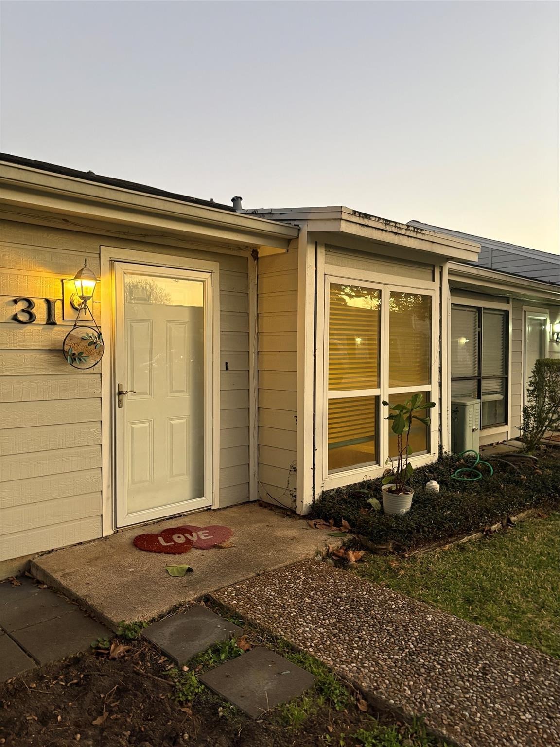 Hideaway Dr, Friendswood, TX 77546