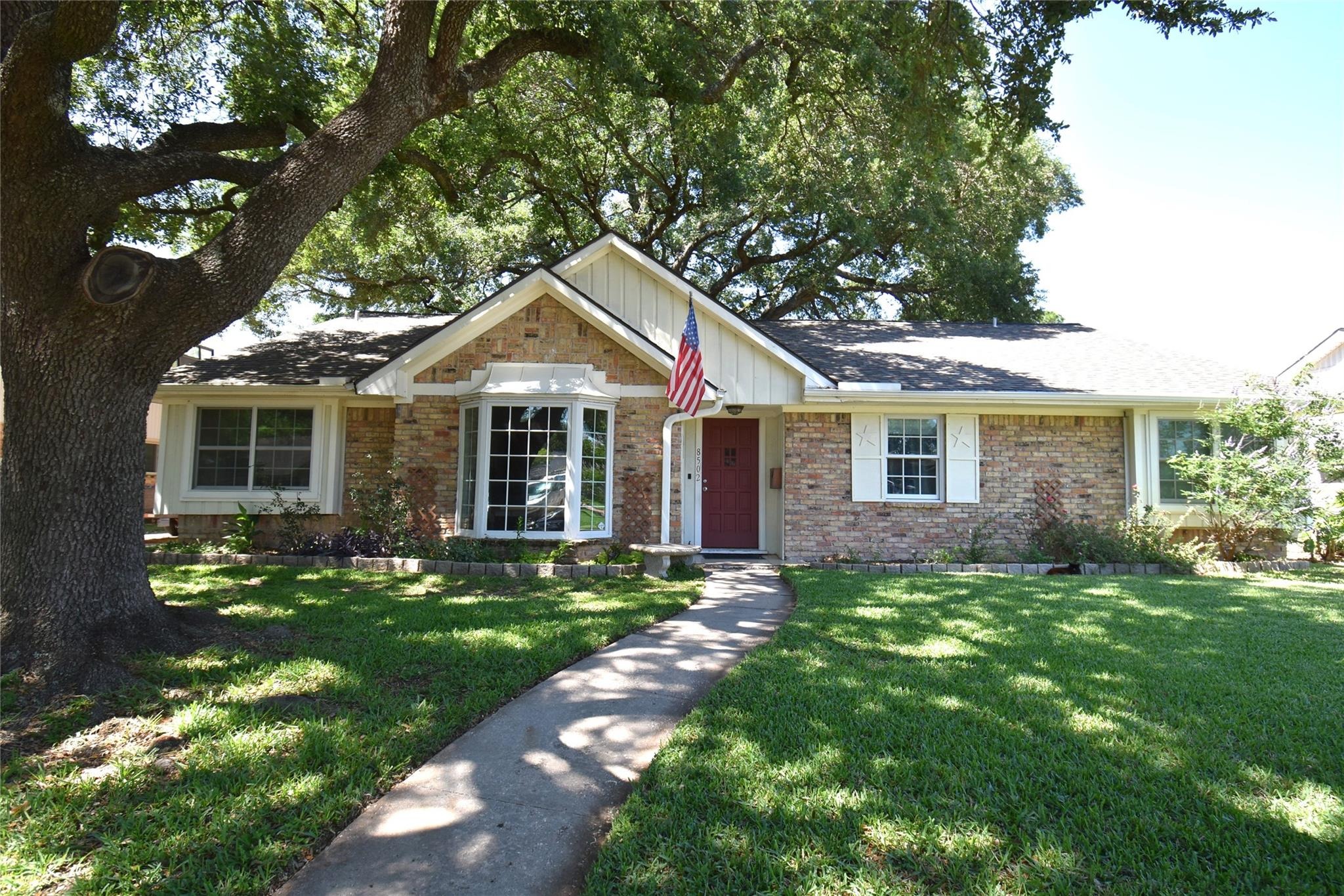 Braes Meadow Dr, Houston, TX 77071