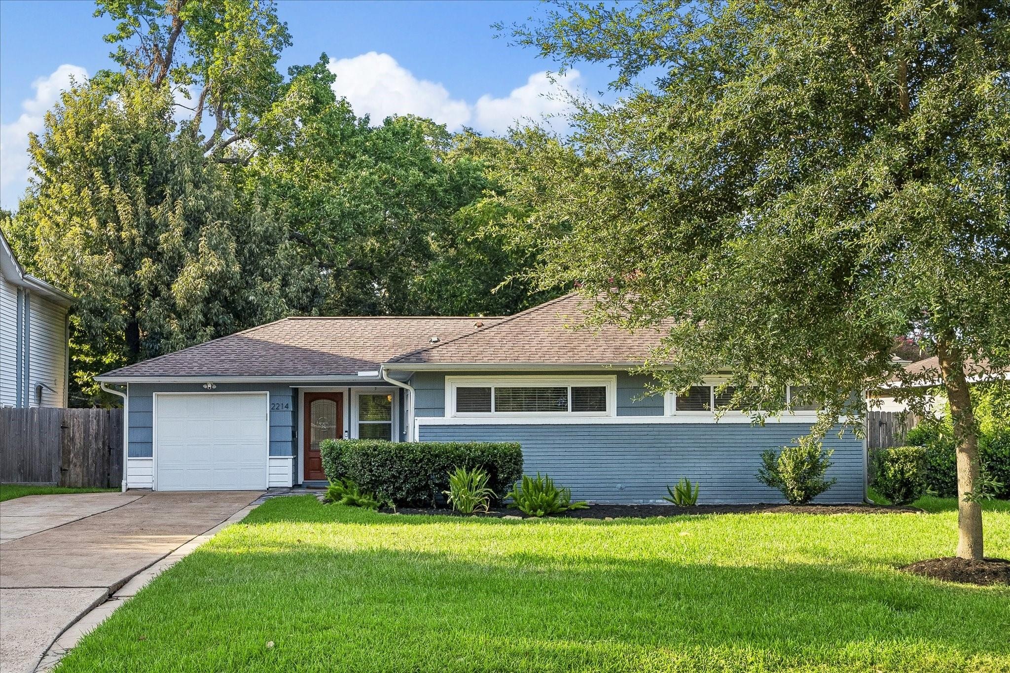 Saxon Dr, Houston, TX 77018
