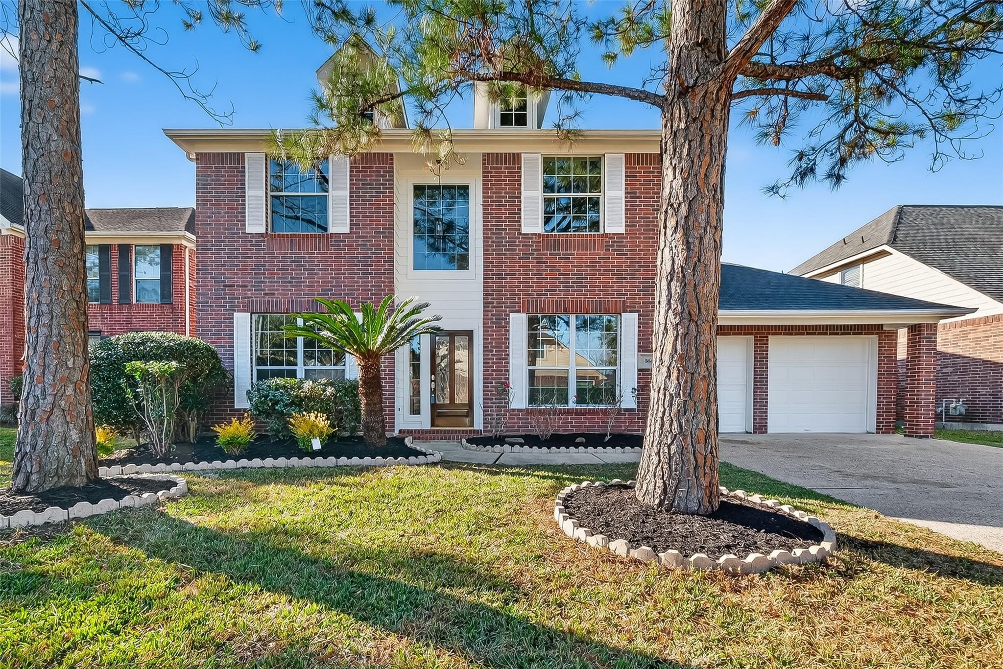 Miraglen Dr, Pearland, TX 77584