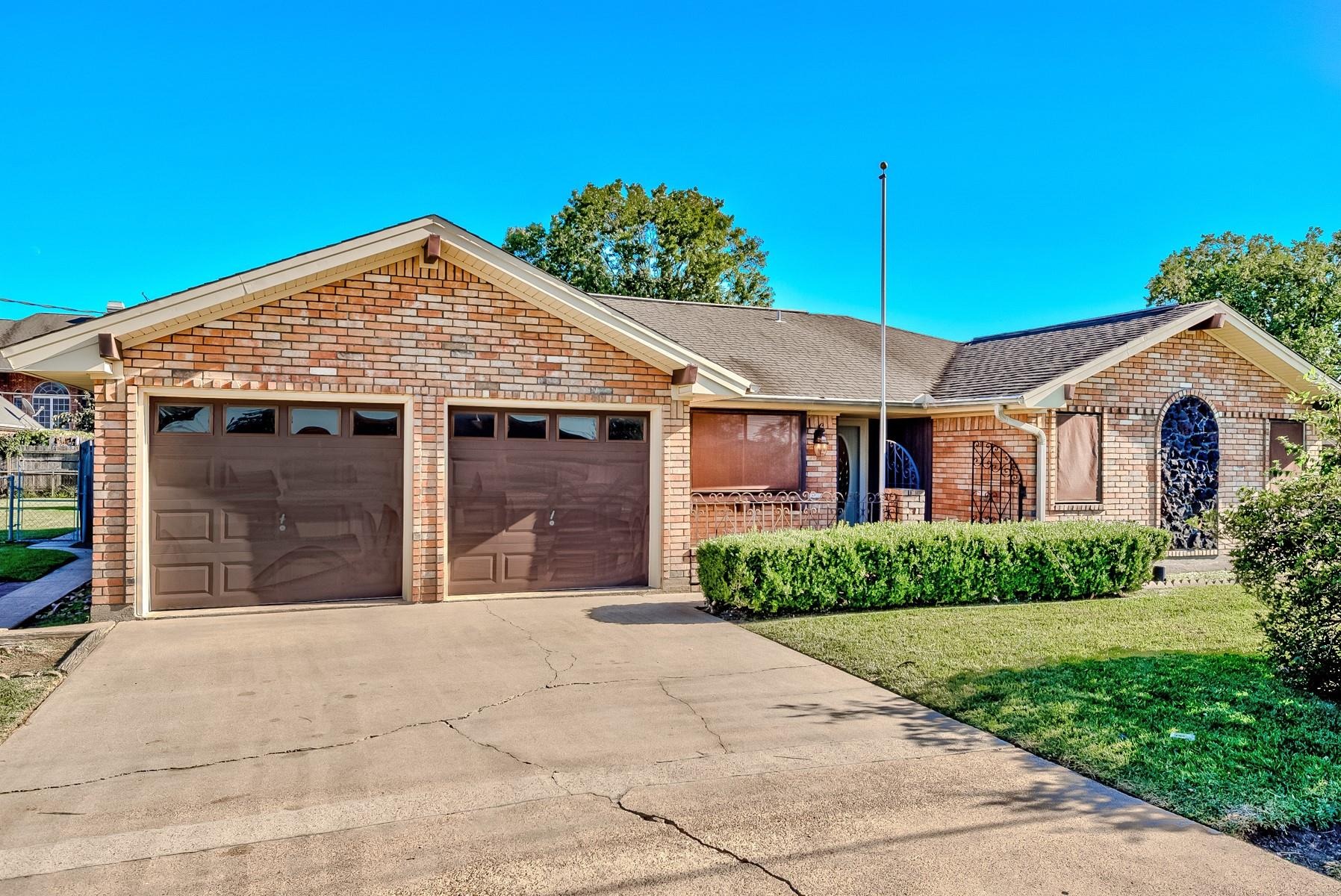 80th St, Port Arthur, TX 77642