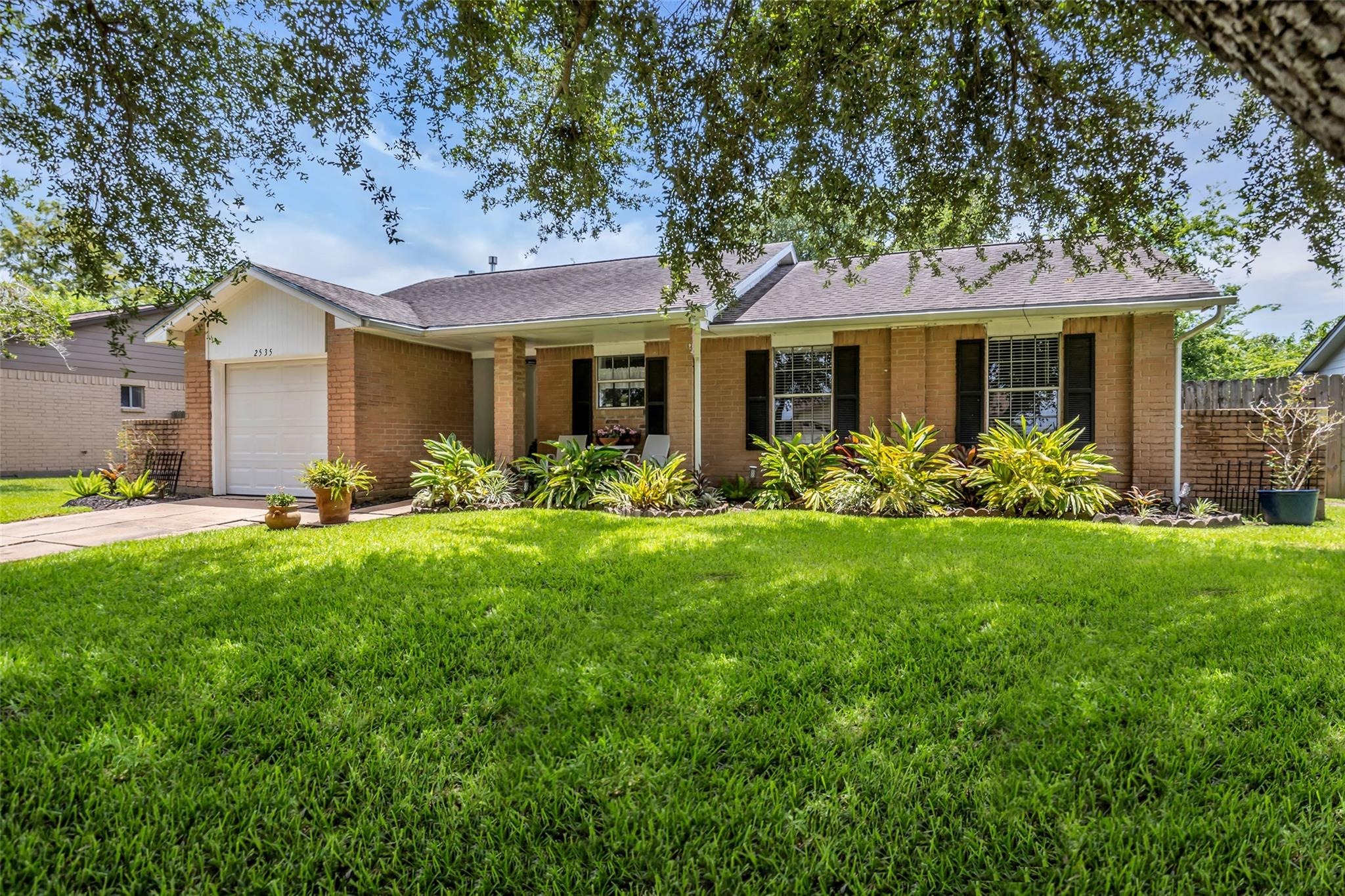 Jeb Stuart Ct, League City, TX 77573