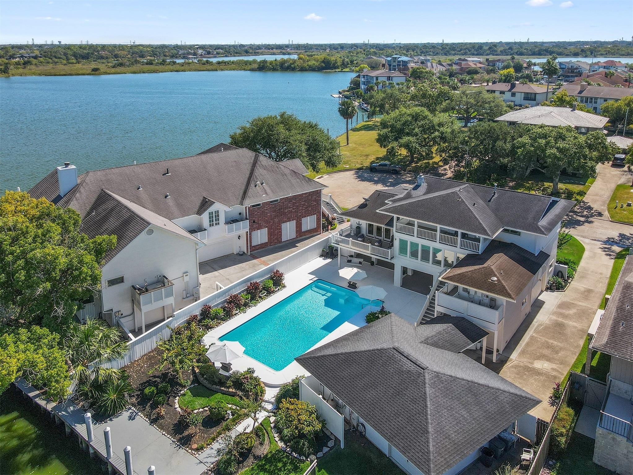 Sea Cove Ct, Houston, TX 77058