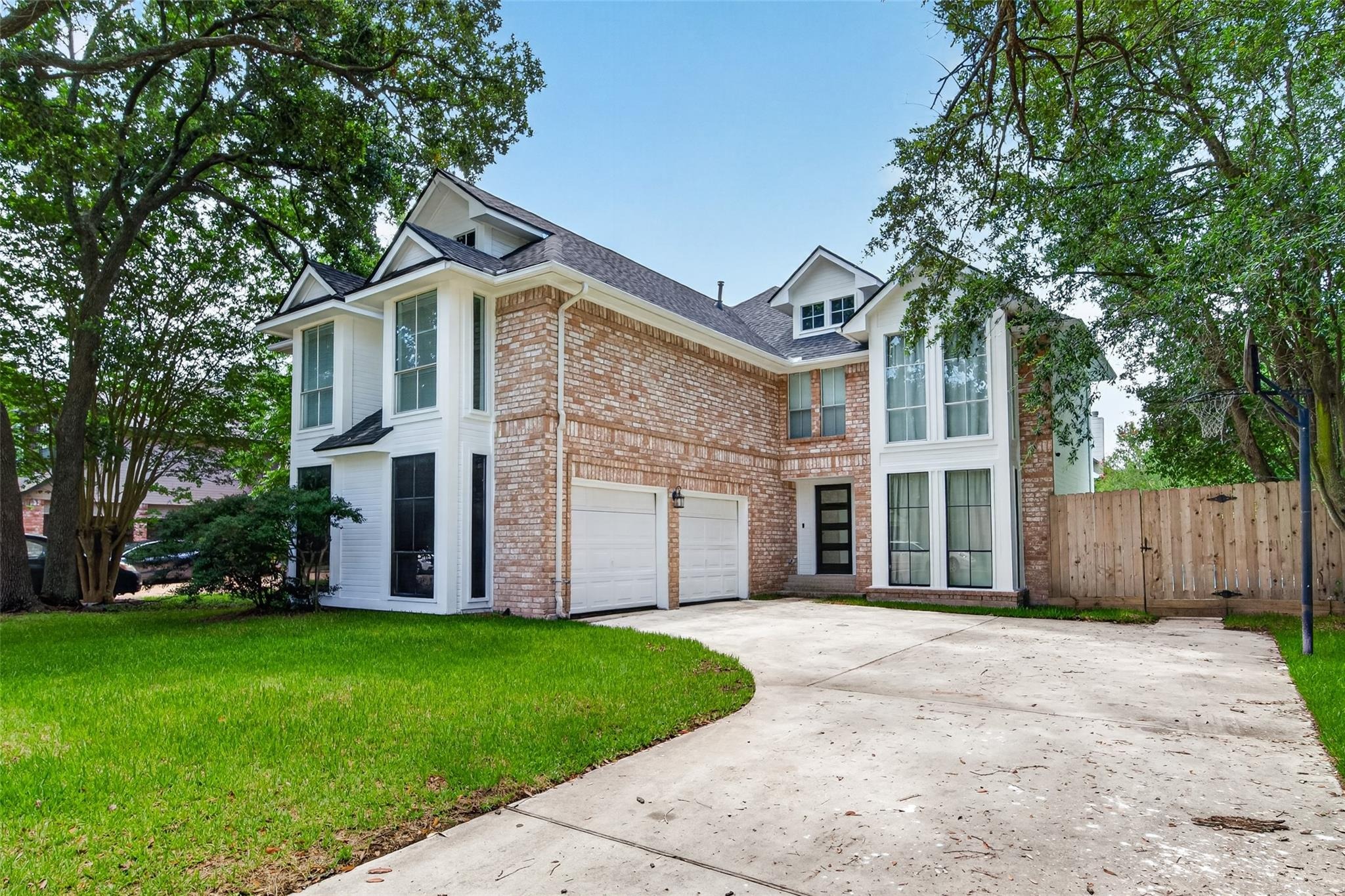Via Espana Dr, Houston, TX 77083