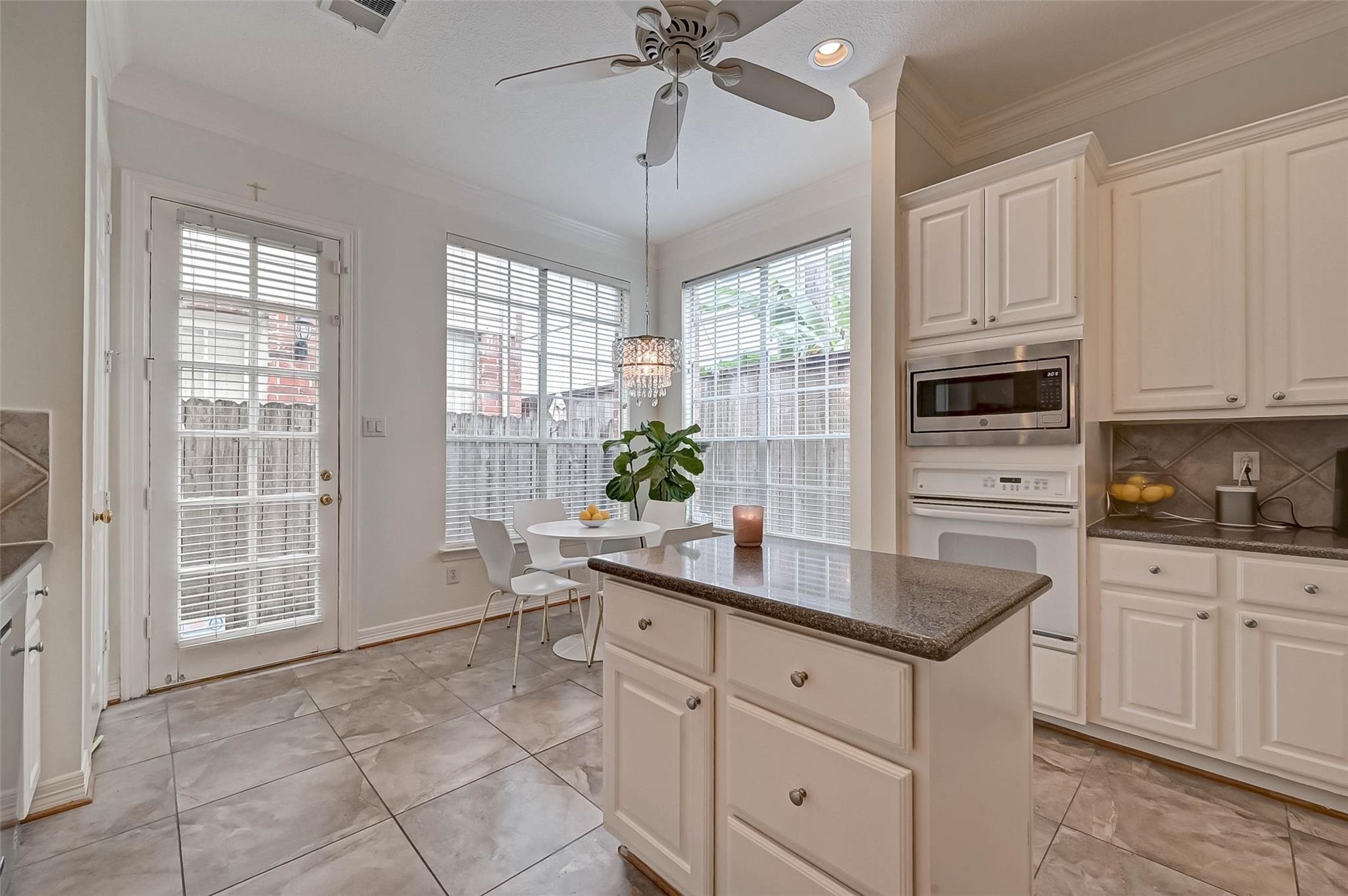 Dolores St, Houston, TX 77057 #1