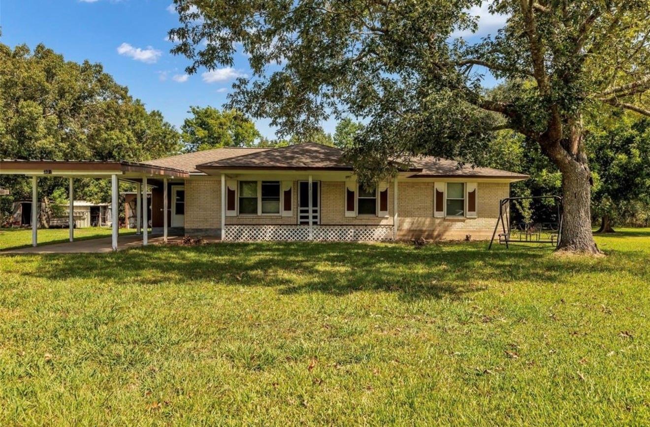 Channelview Dr, Anahuac, TX 77514