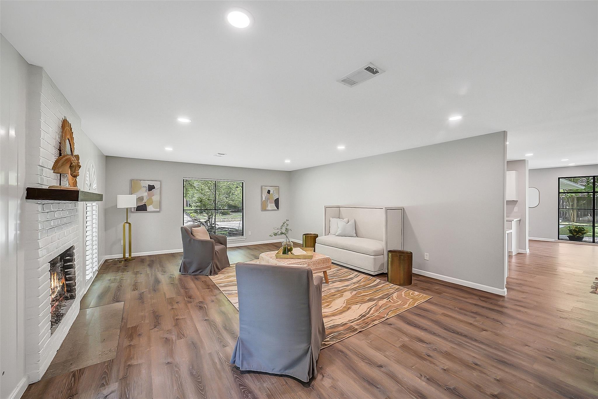Riverview Dr, Houston, TX 77042 #1