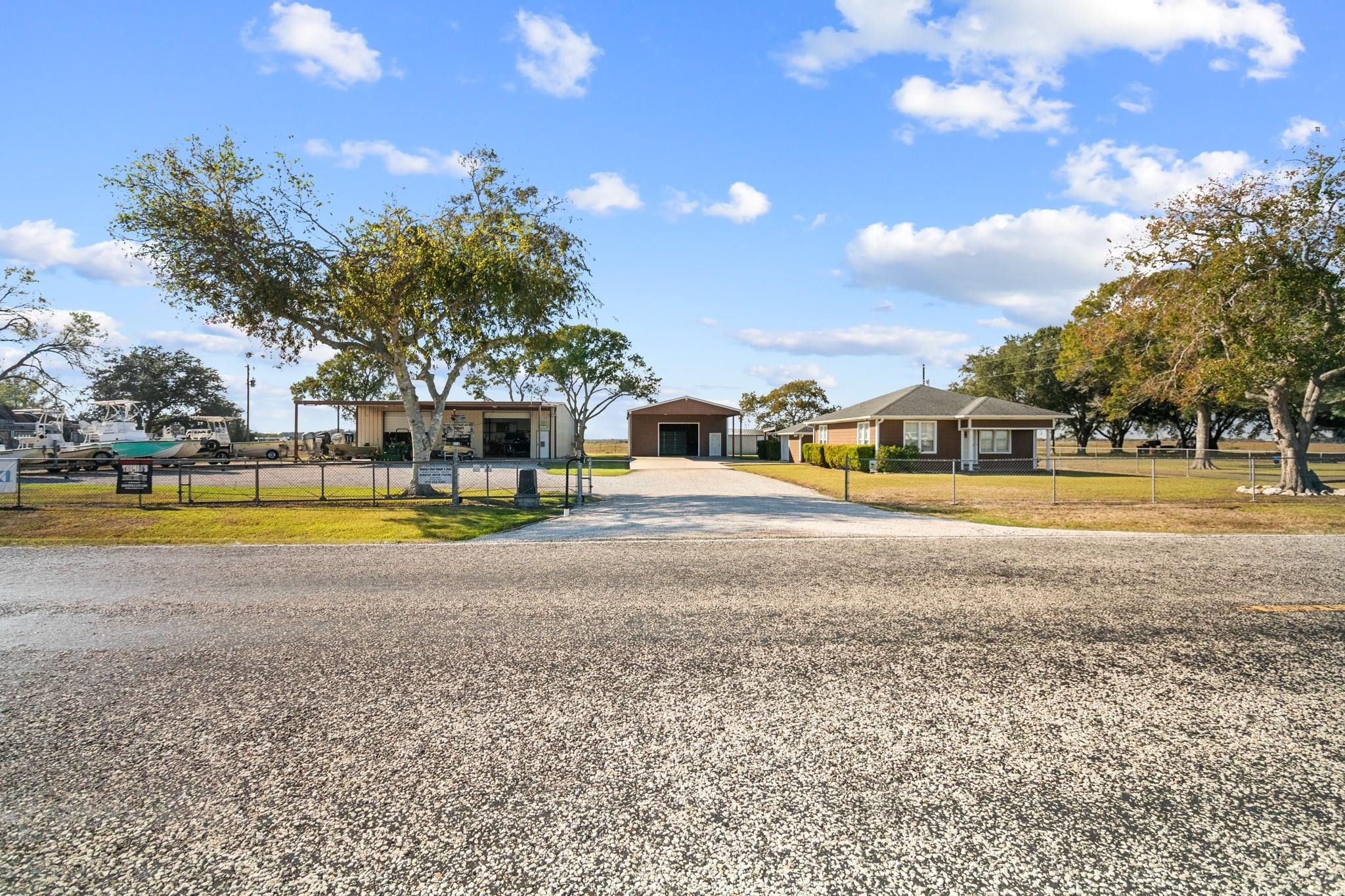 FM 441 Rd, Louise, TX 77455