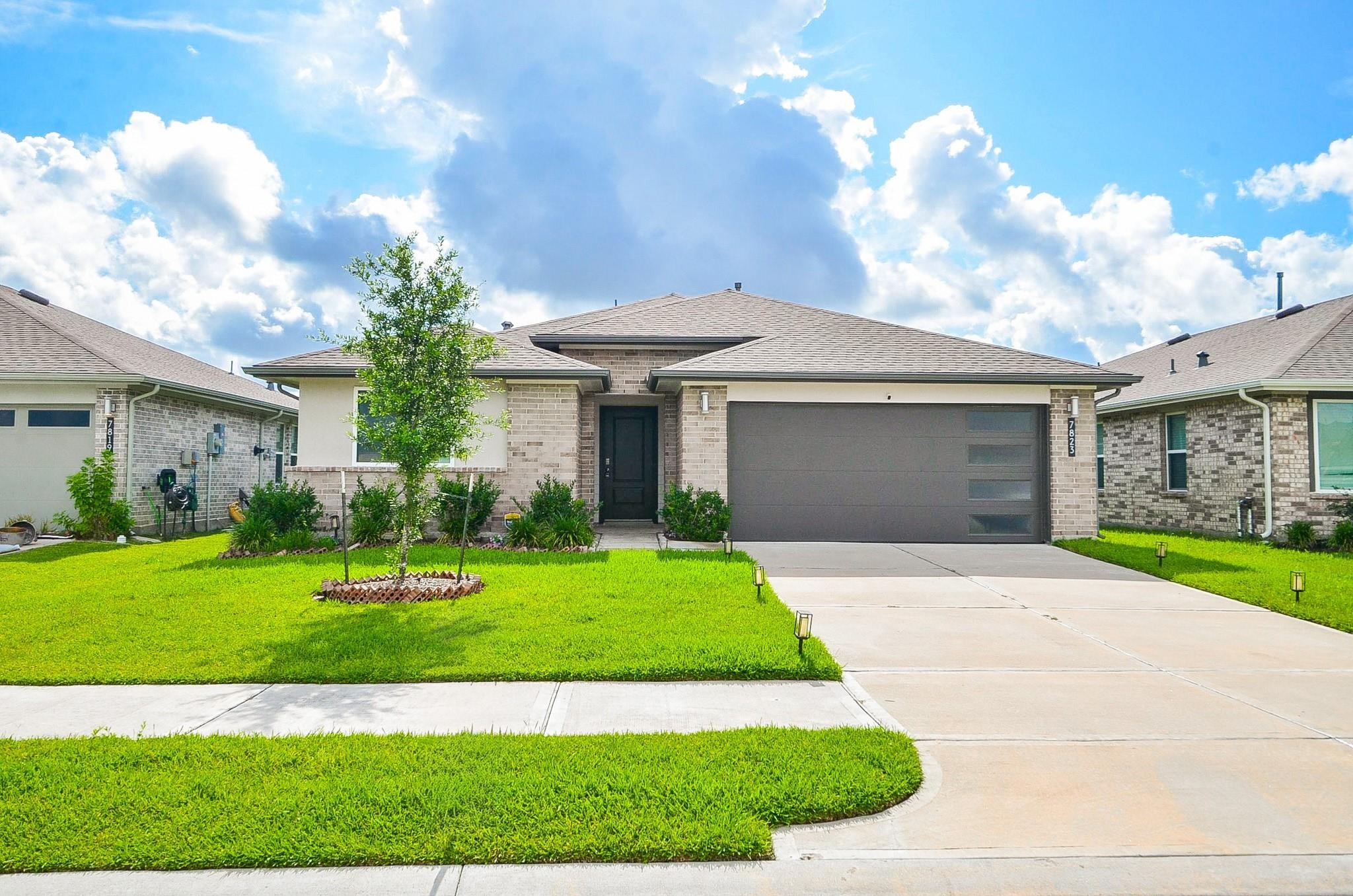 Brushwood Dr, Rosharon, TX 77583