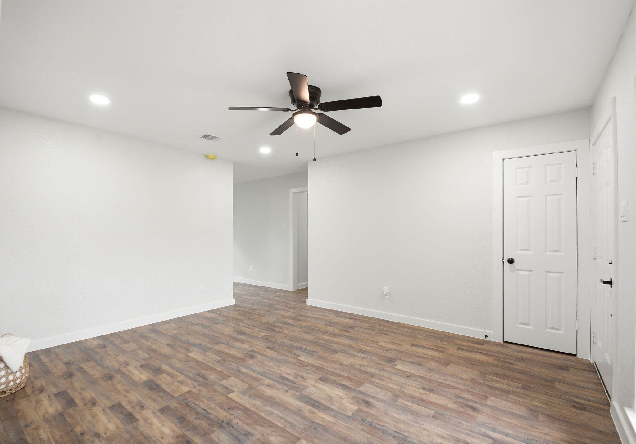 Annunciation St, Houston, TX 77016 #1