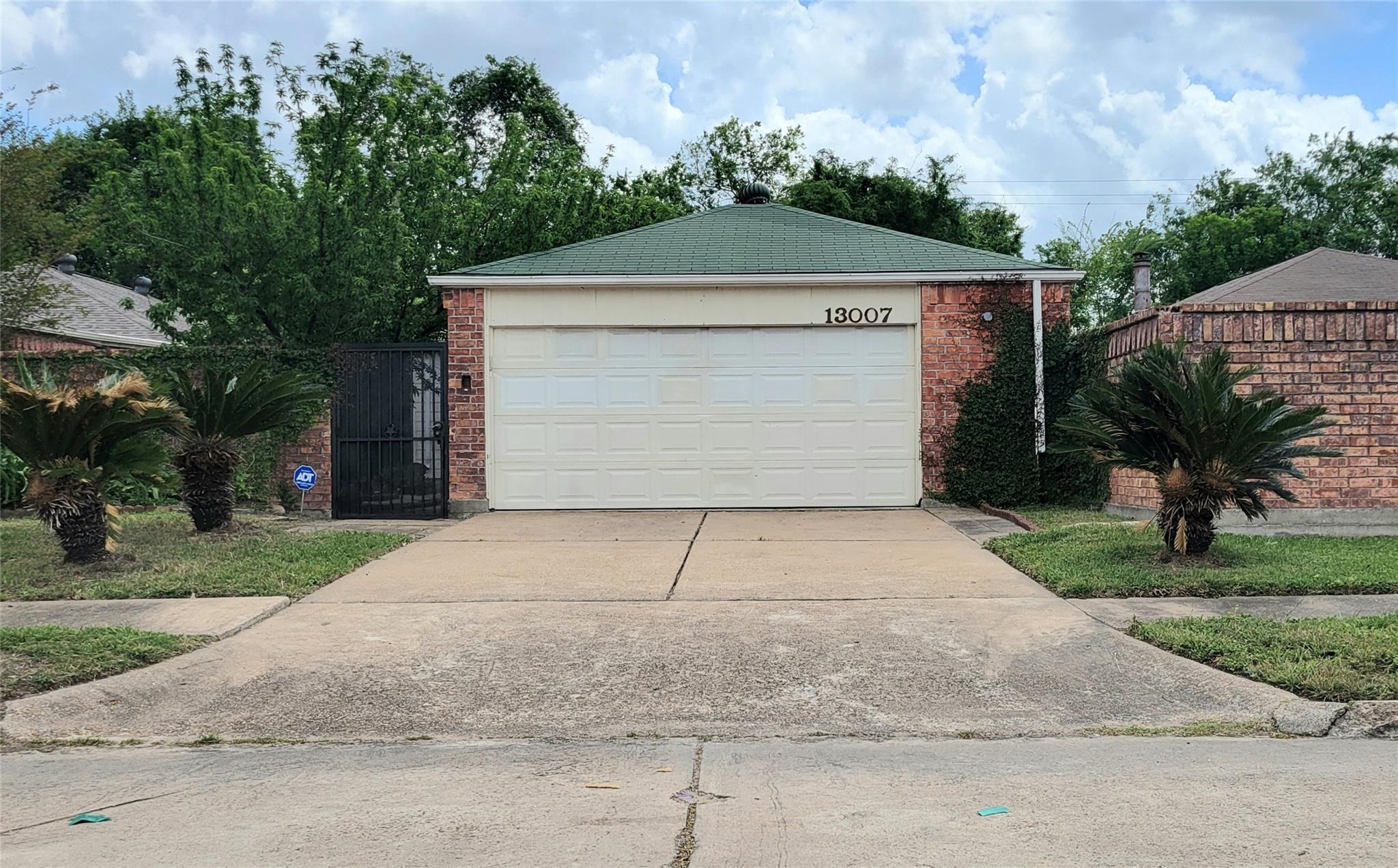 Bacard Ln, Houston, TX 77099