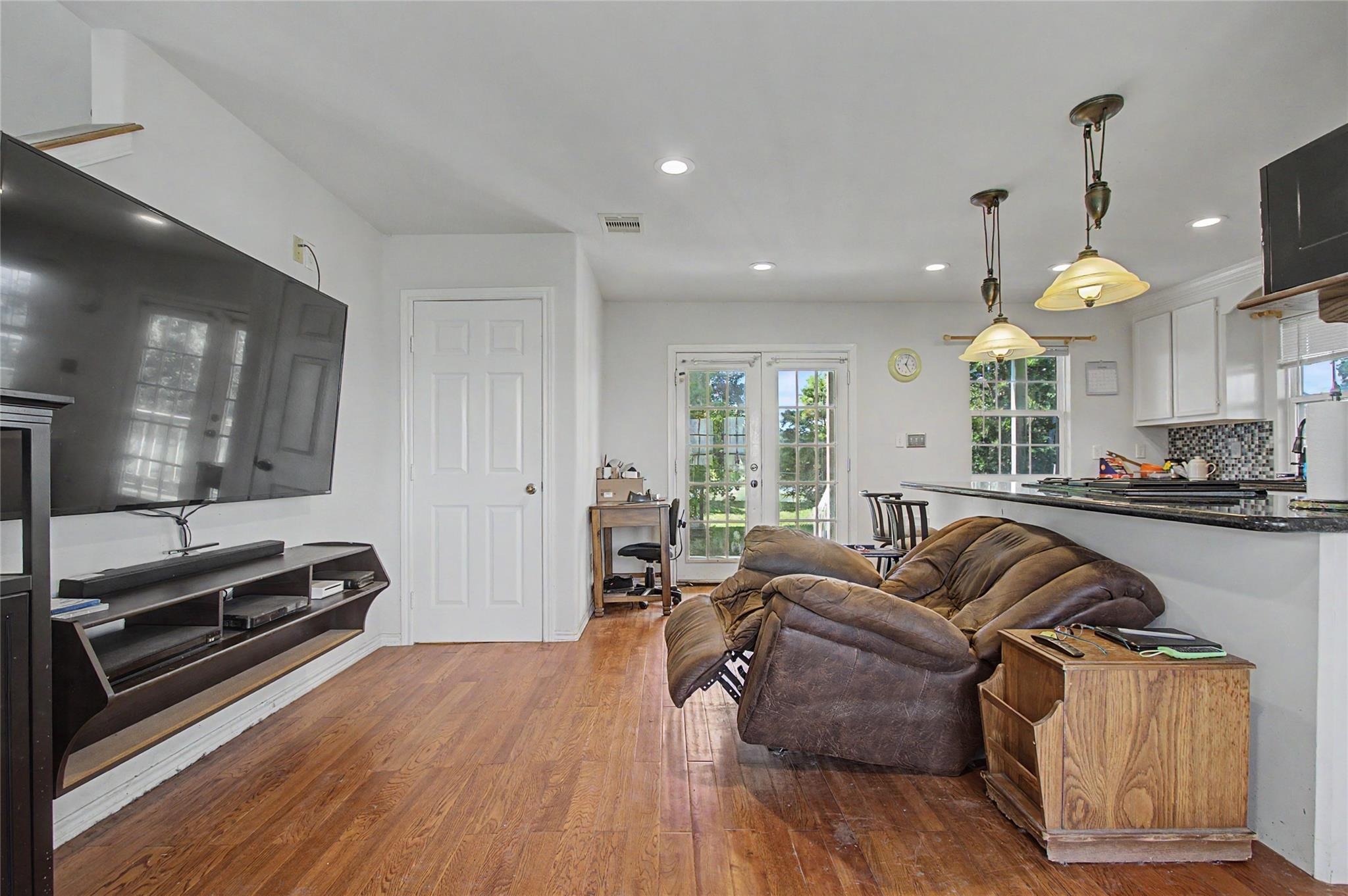 Lawrence Rd, Beach City, TX 77523