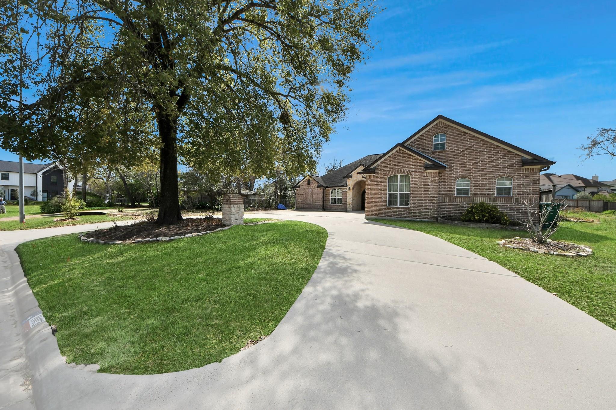 Wakefield Dr, Houston, TX 77018