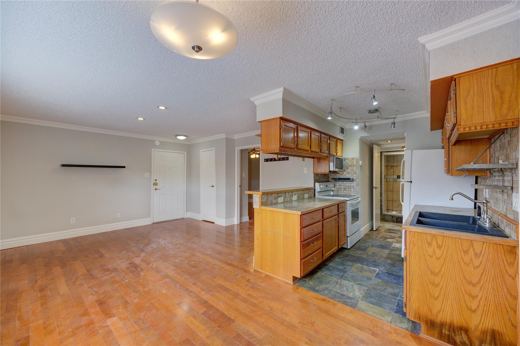Holly Hall St, Houston, TX 77054 #1