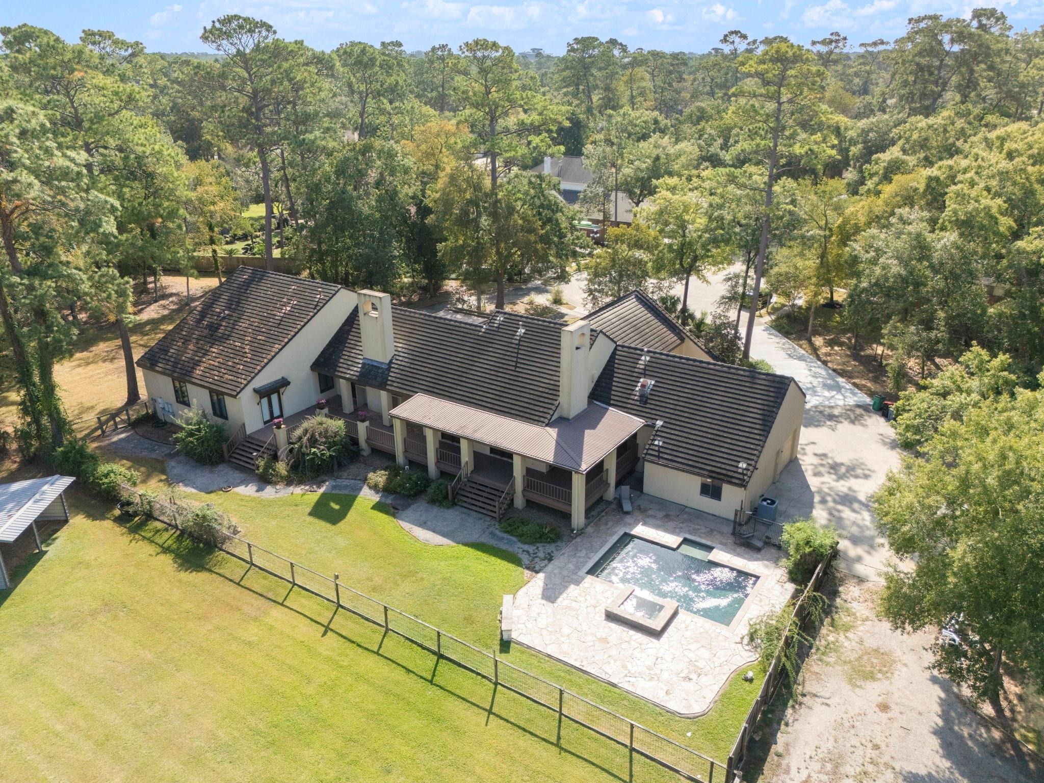 Del Oro Ct, Baytown, TX 77521