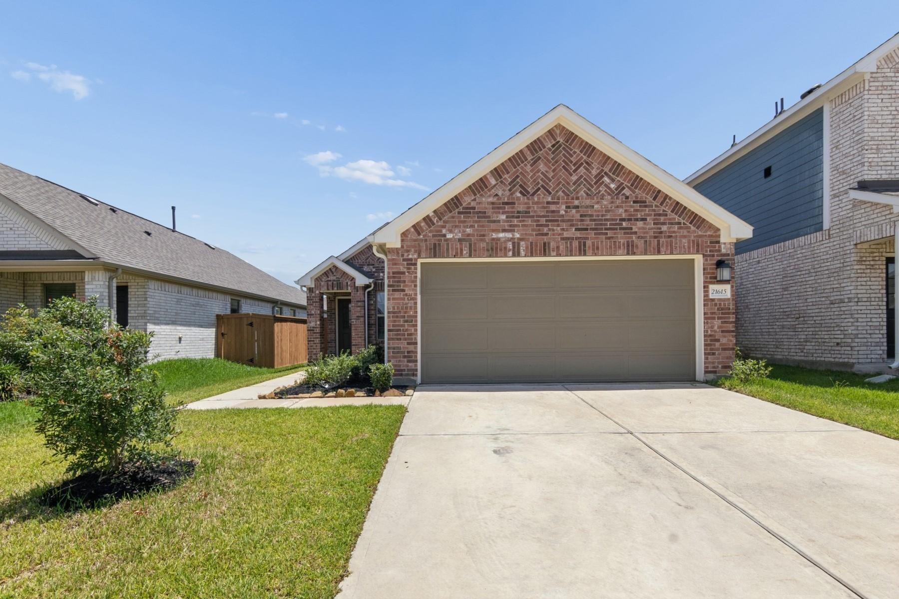 Coral Mist Dr, Cypress, TX 77433