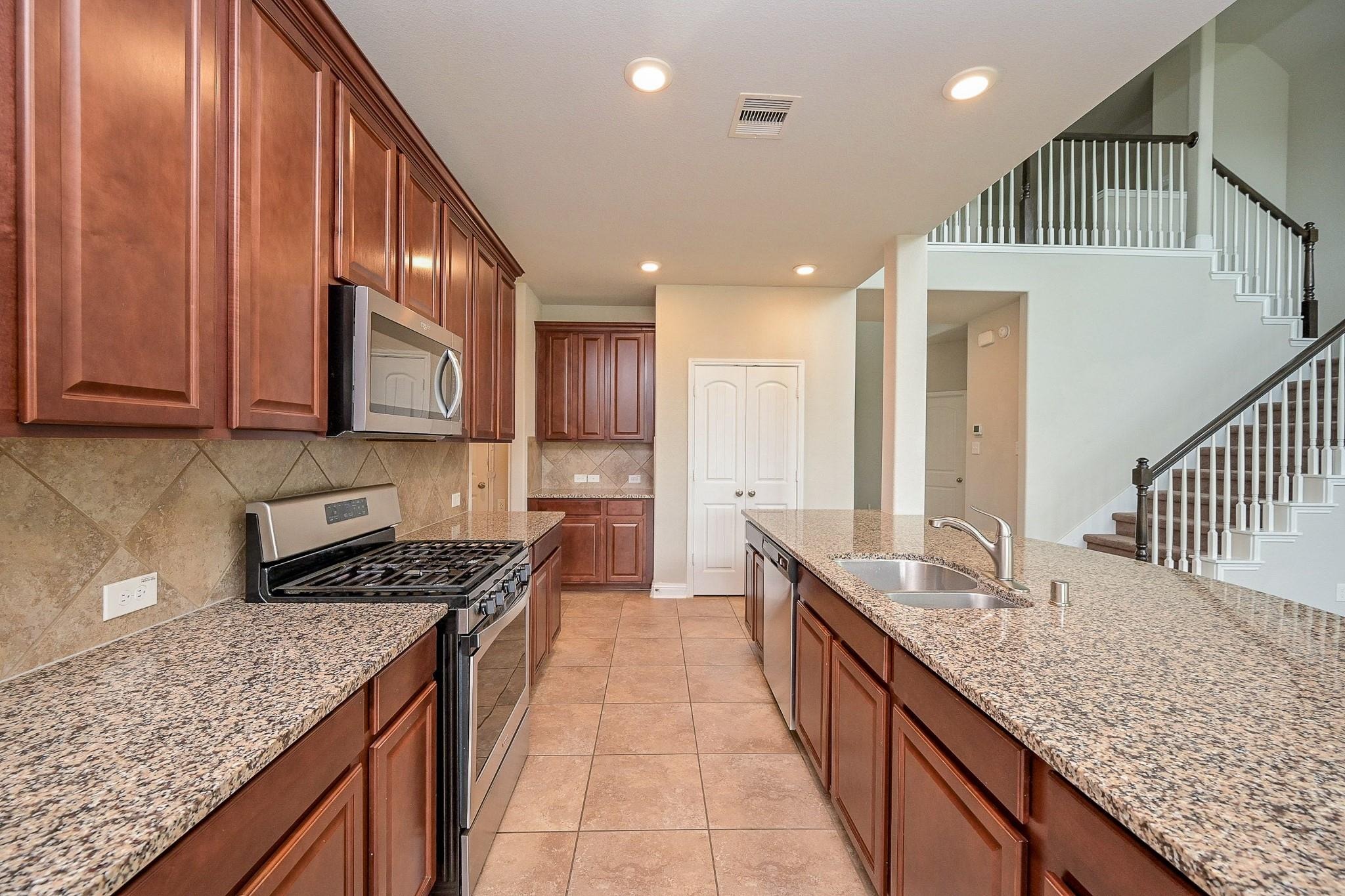 Florentino Vine Pl, Magnolia, TX 77354 #1