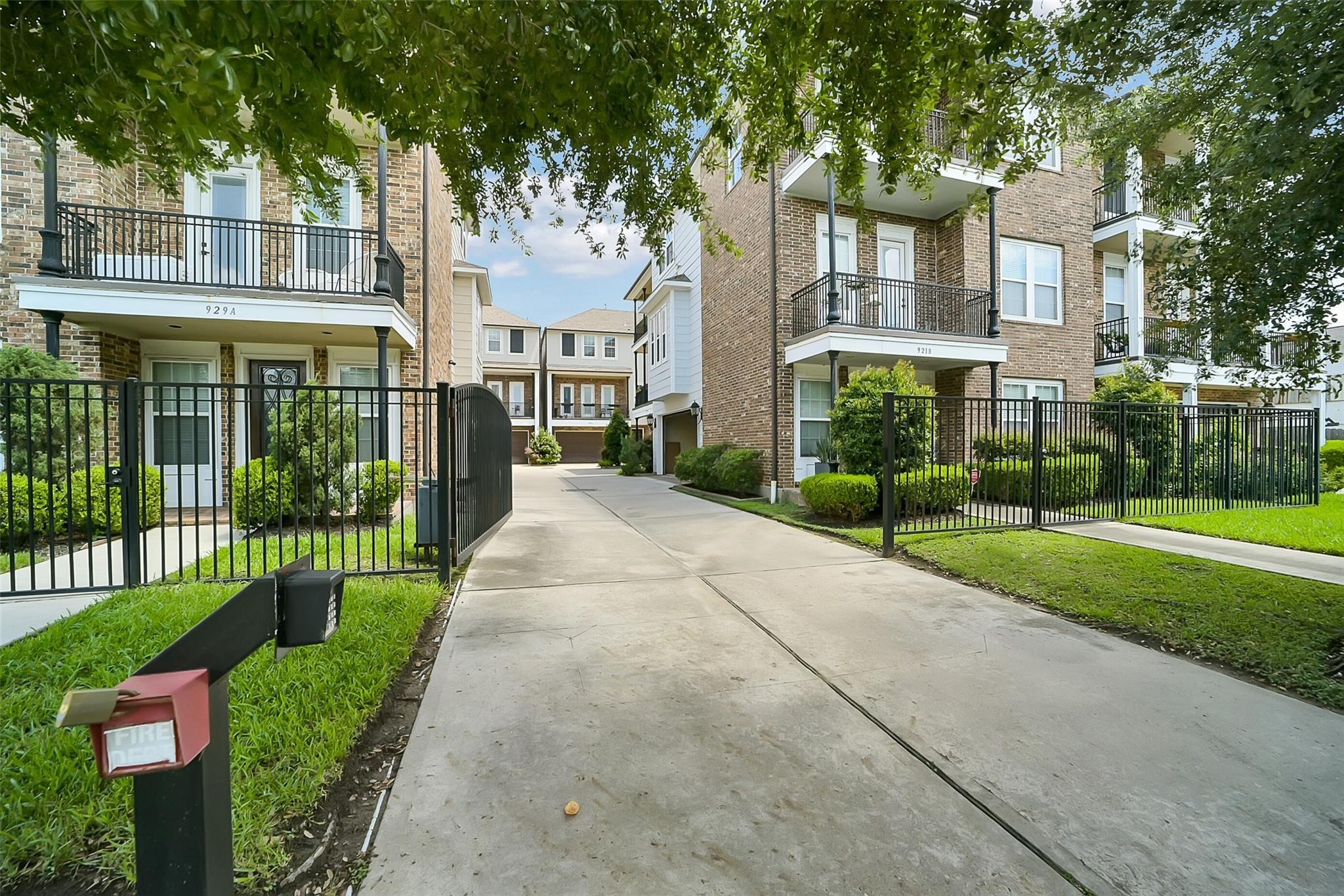 19th St, Houston, TX 77008