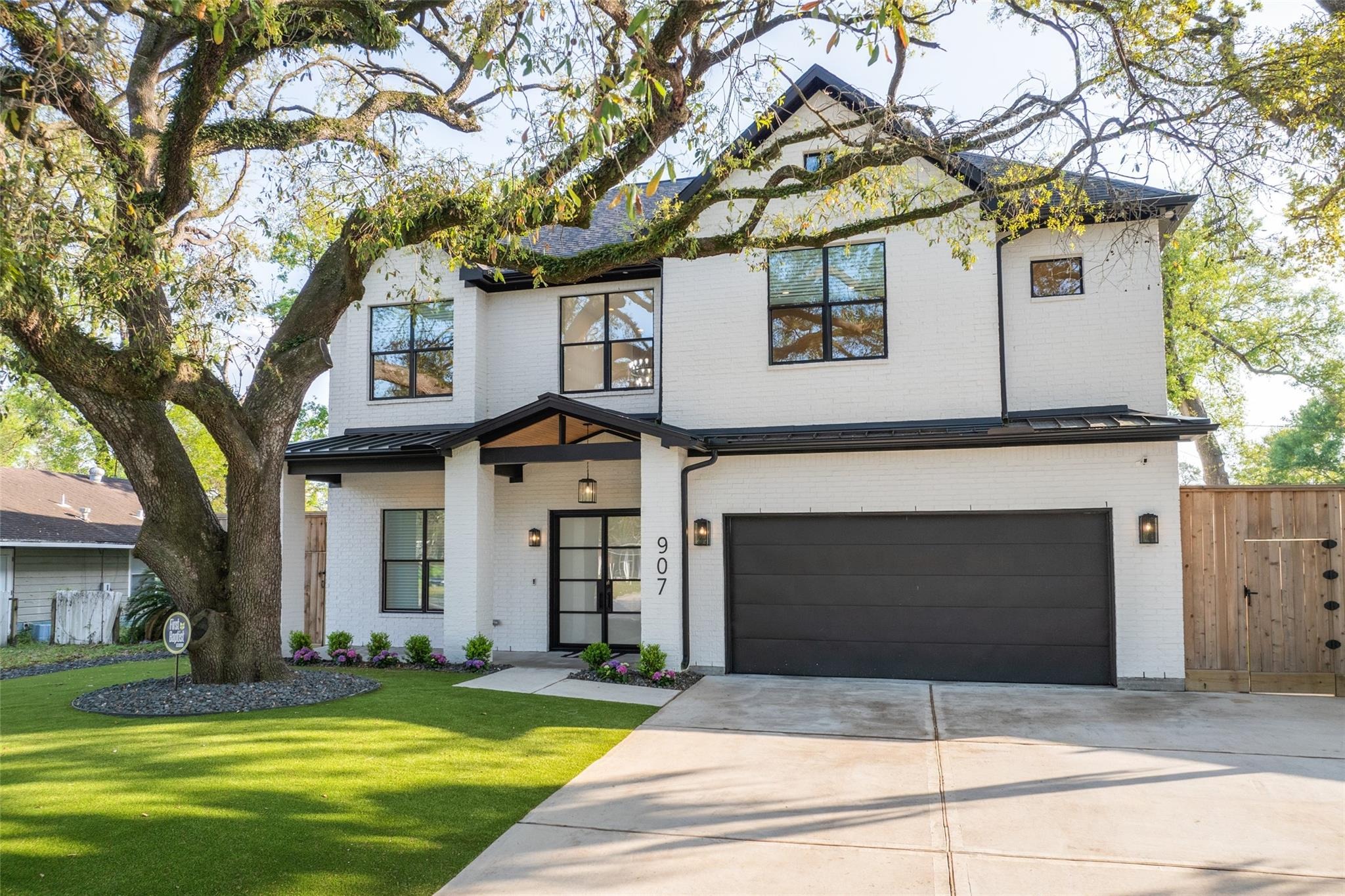 43rd St, Houston, TX 77018