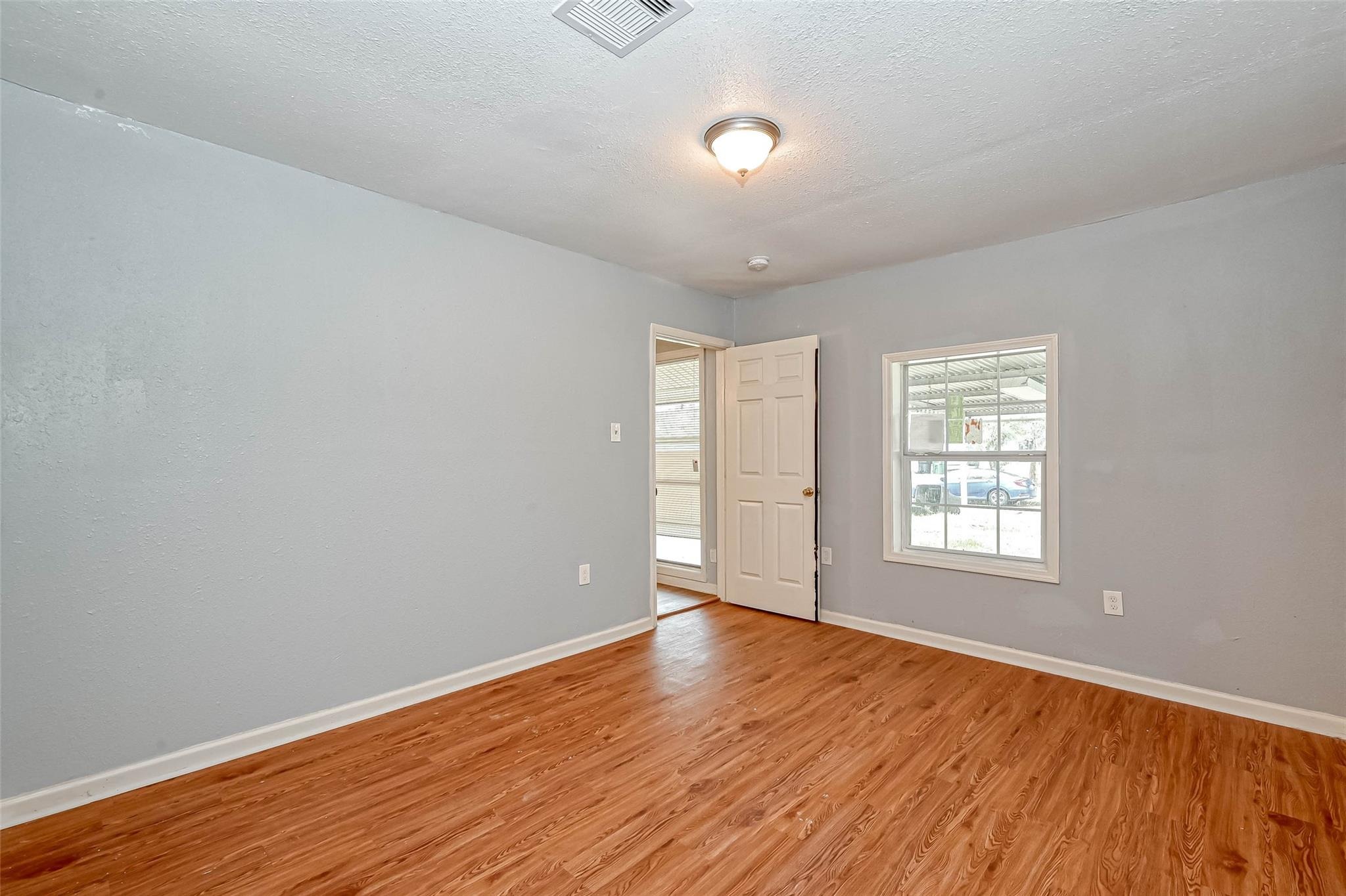 Lakefield Dr, Houston, TX 77033 #1