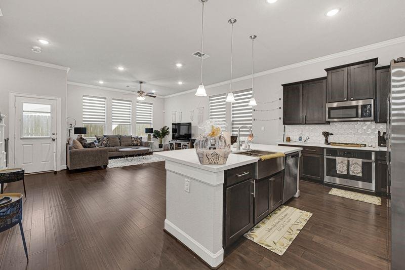 Kirby Landing Dr, Houston, TX 77051