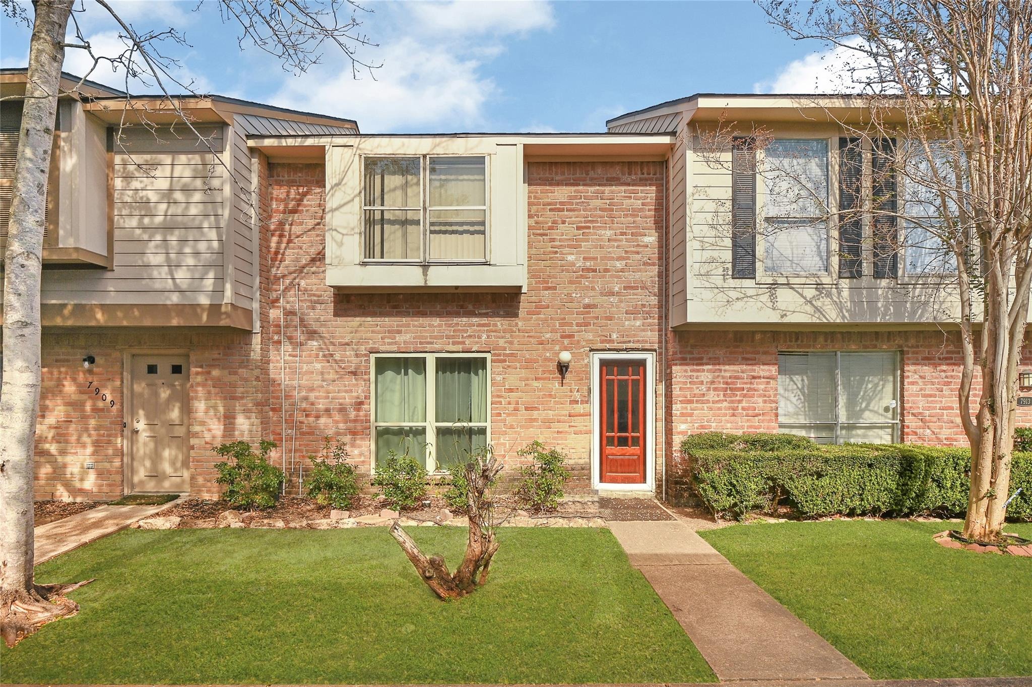 Kendalia Dr, Houston, TX 77036
