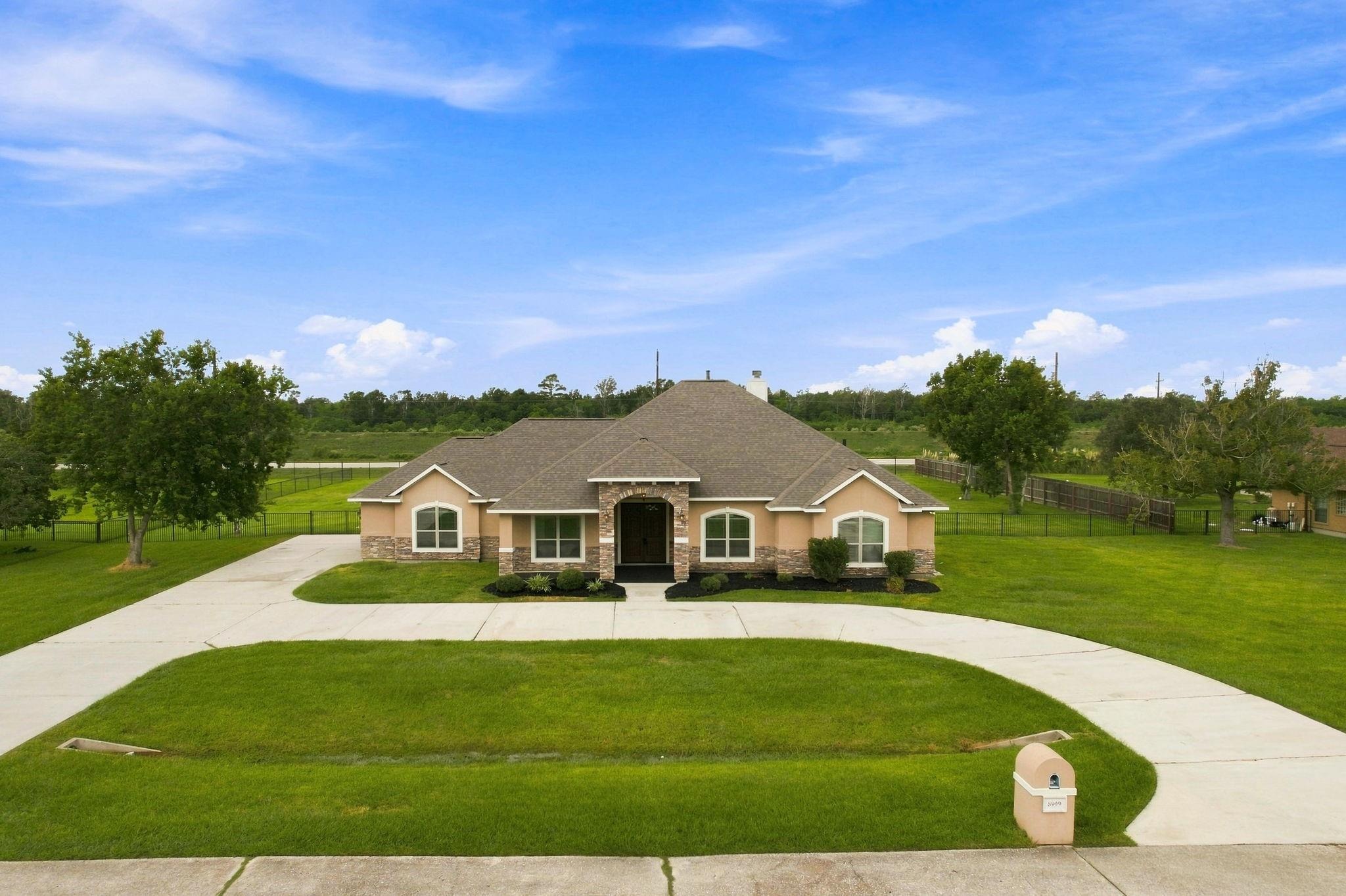 Water Point Dr, Beach City, TX 77523
